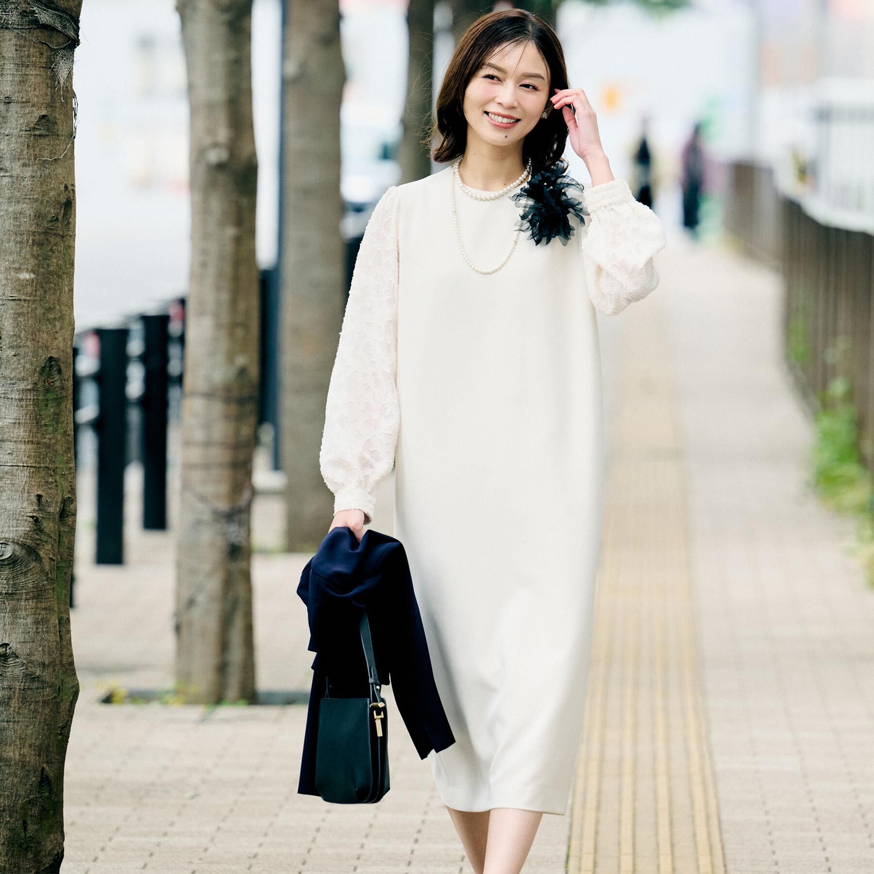 UNTITLED「【お呼ばれドレス/洗える】カットジャカードスリーブ ワンピース」|ワンピース|グレージュ(050)