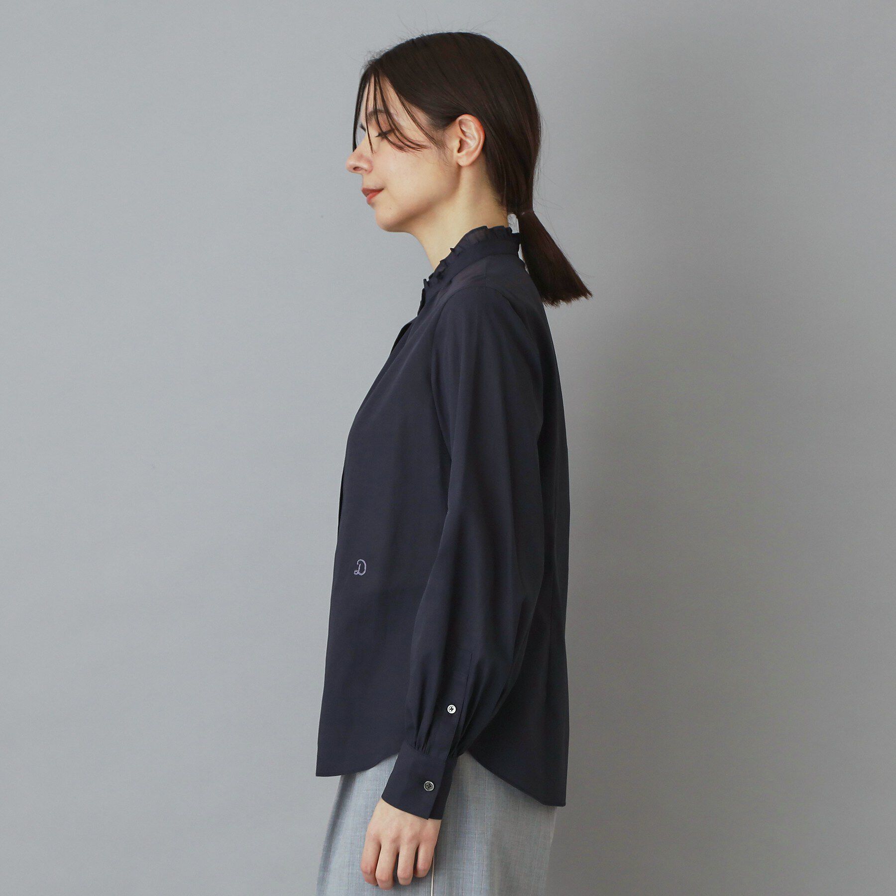 DRESSTERIOR「スタンドフリルネックブラウス」|シャツ・ブラウス|