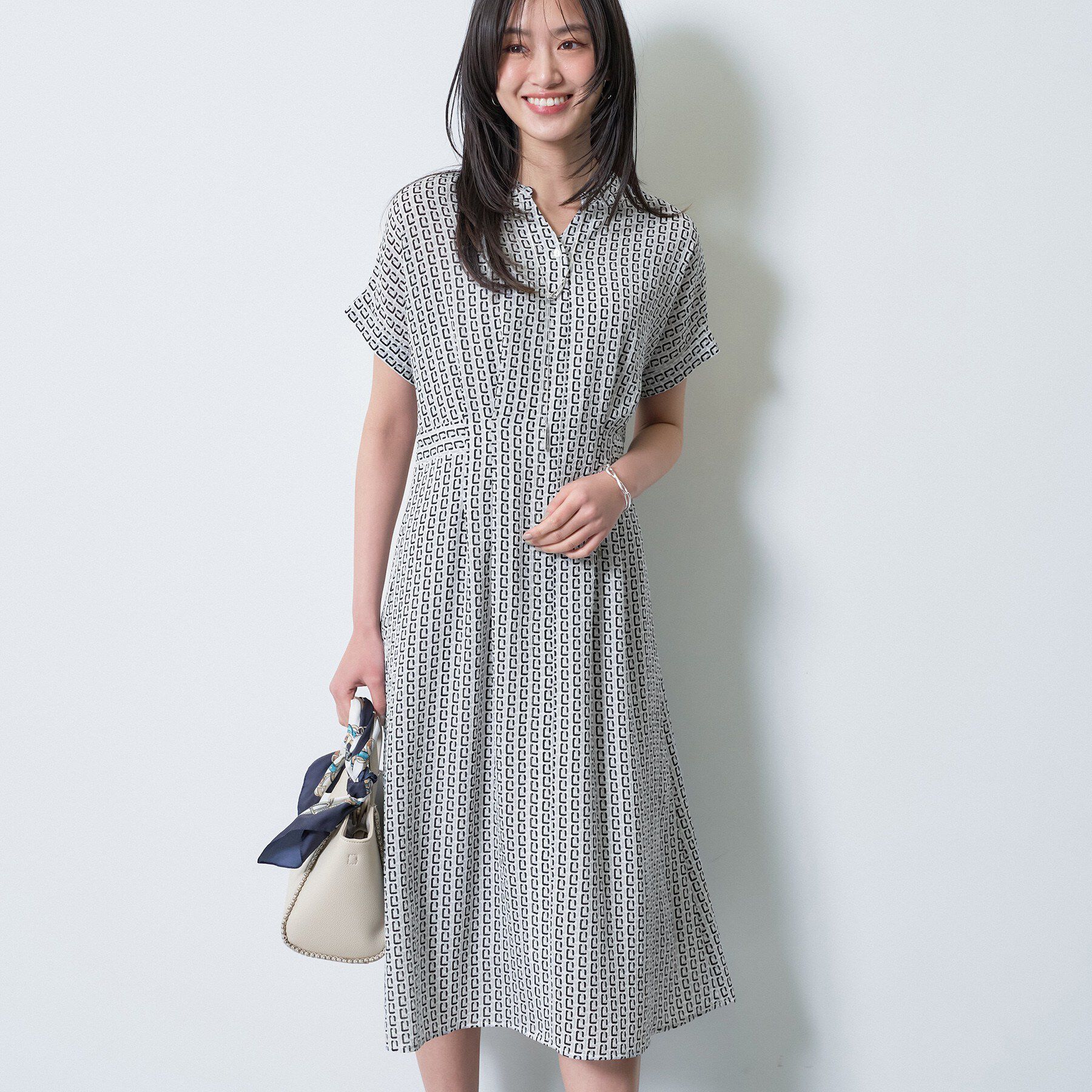 INDIVI「【洗える】無地＆チェーン柄 シャーリングサッカーワンピース」|ワンピース|