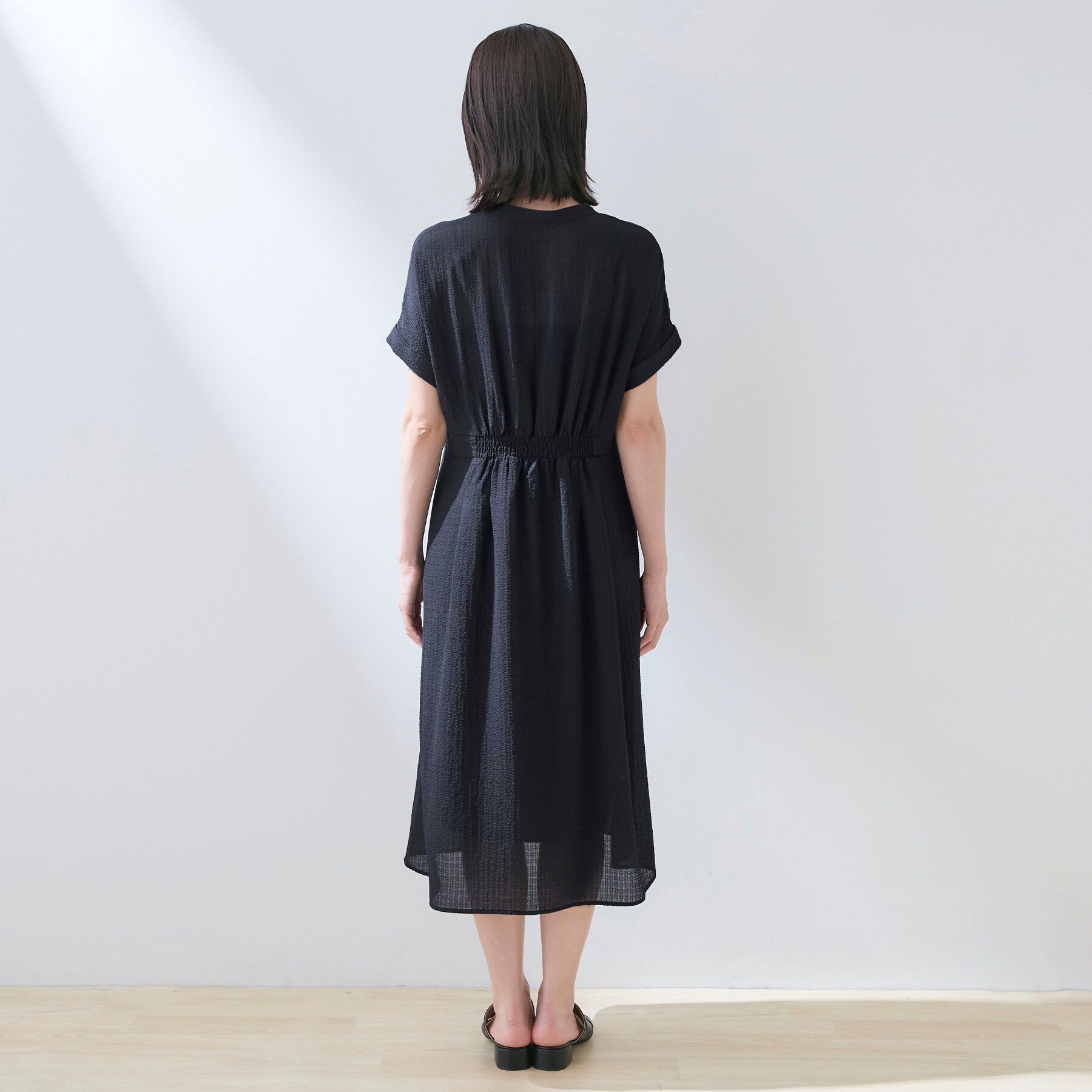 INDIVI「【洗える】無地＆チェーン柄 シャーリングサッカーワンピース」|ワンピース|