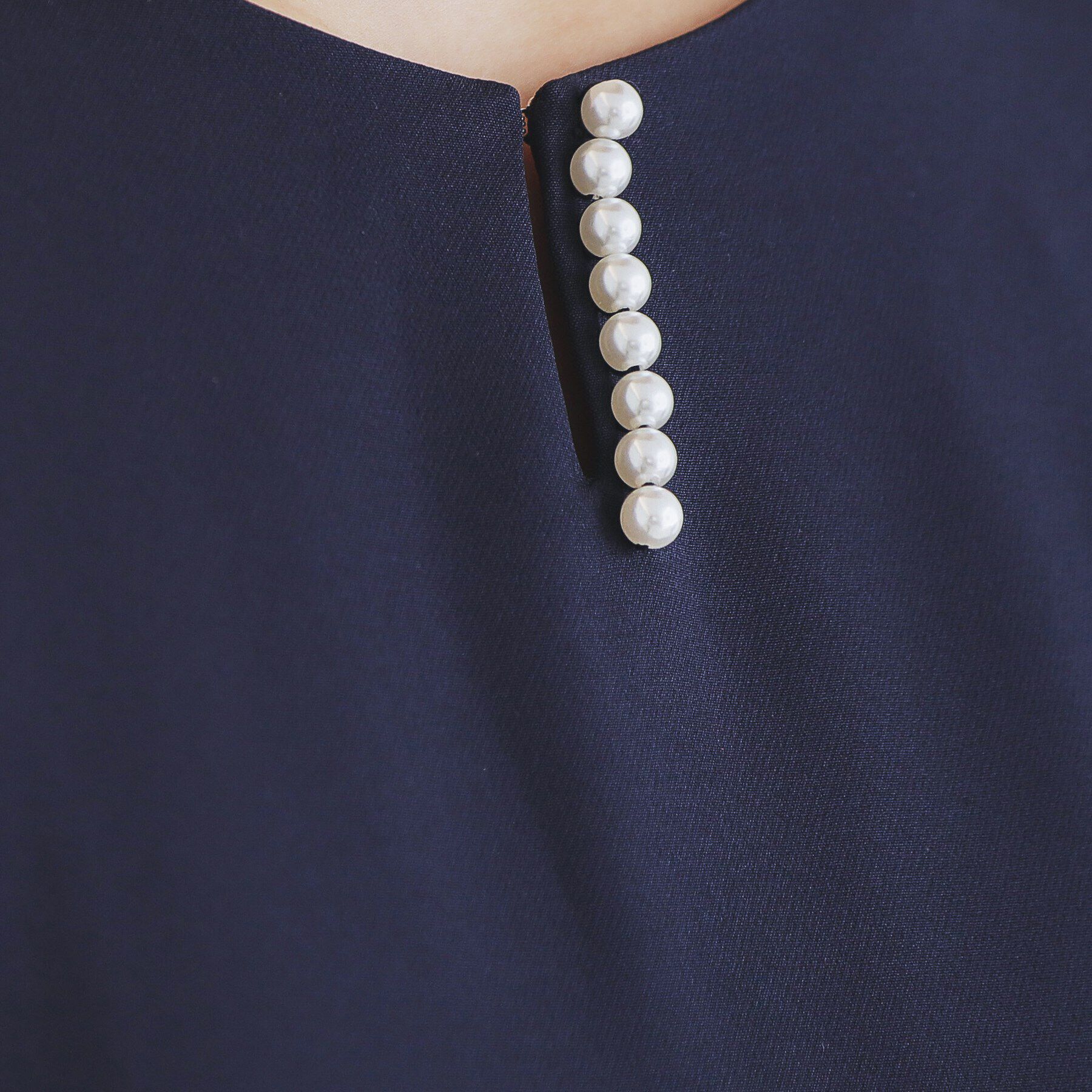 index「＜通勤・セレモニー対応＞キーネックパール調フレアワンピース【洗濯機洗い可/イージーアイロン】」|ワンピース|