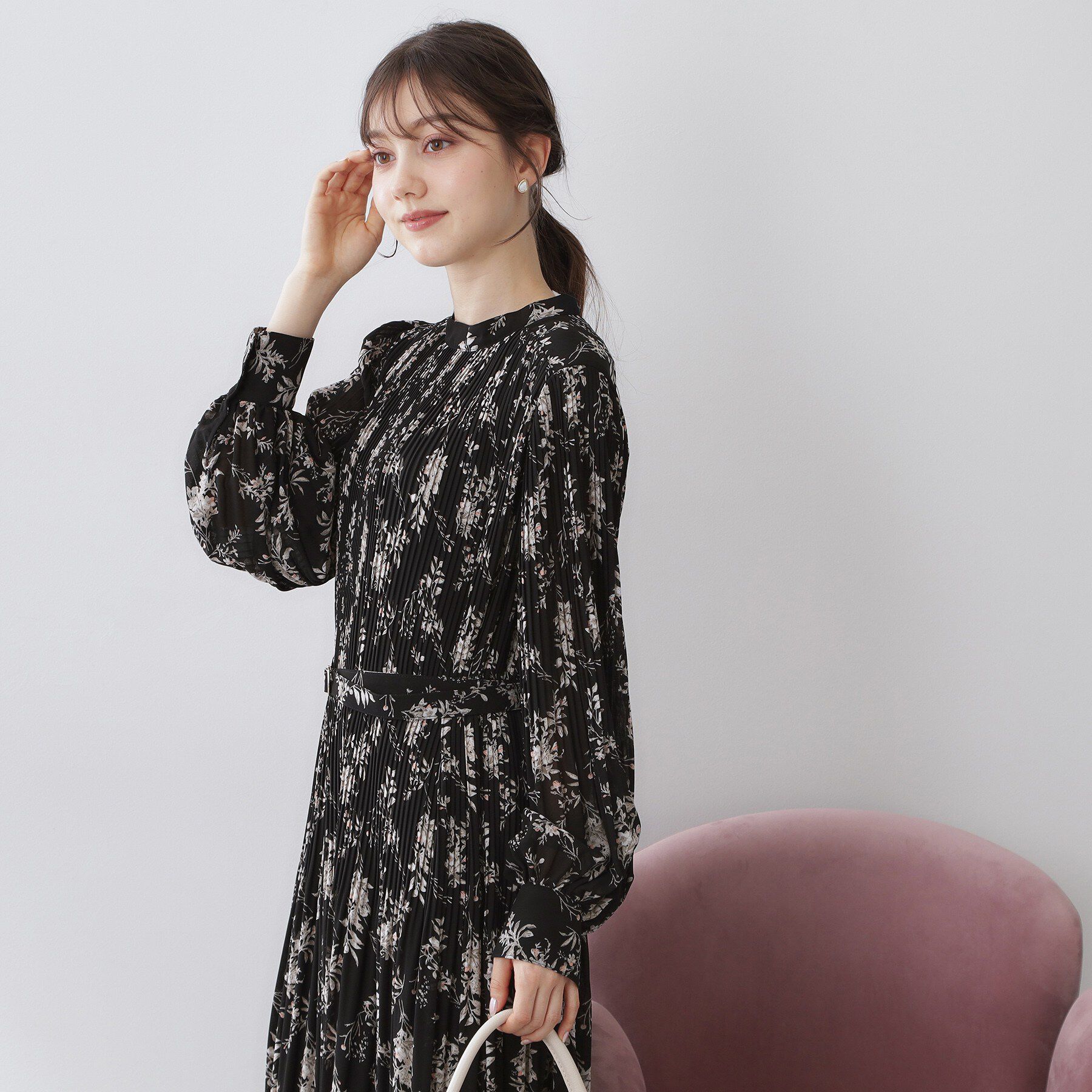 index「ベルト付きプリーツフレアワンピース【洗濯機OK/イージーアイロン/防シワ】《5col》」|ワンピース|