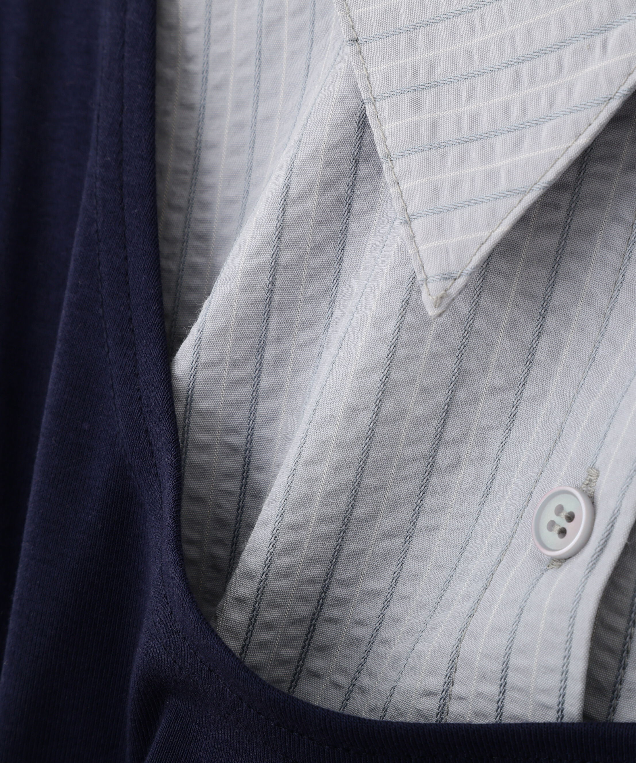  「シャツフェイクレイヤード深Uネックカットソー」|Tシャツ・カットソー|