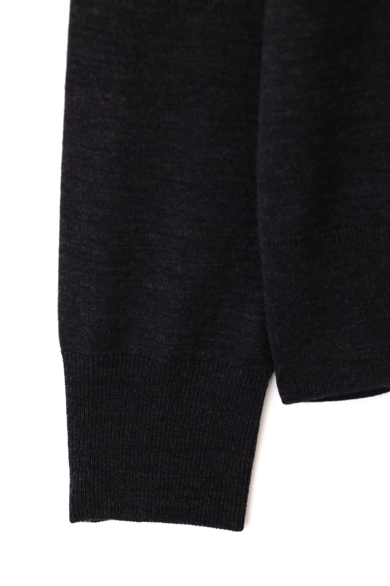 YLEVE 「YLEVE / SUPERFINE 120&rsquo;S BIELLA YARN KN P/O」|ニット・セーター|