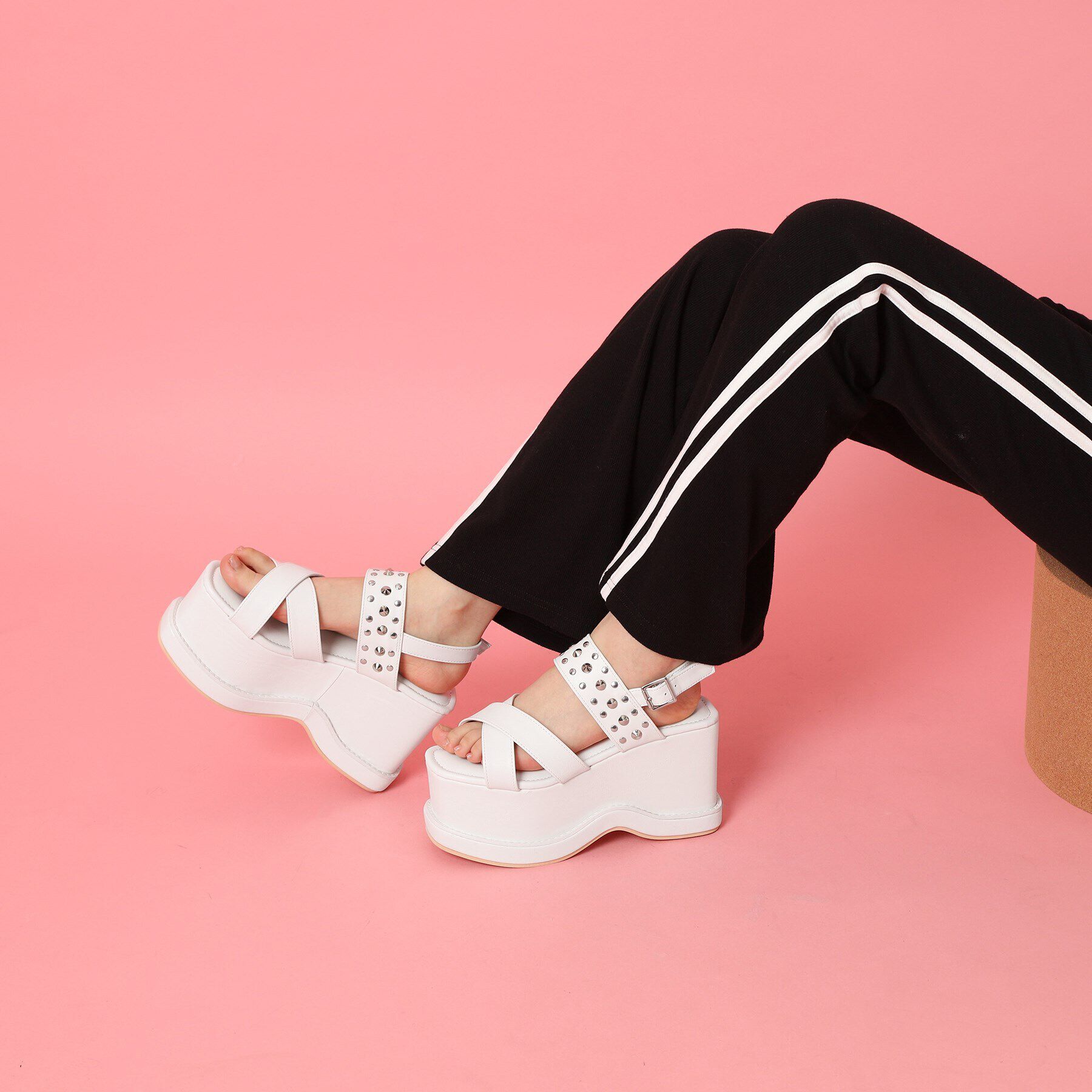 csT&P「厚底スタッズ付きサンダル」|サンダル|