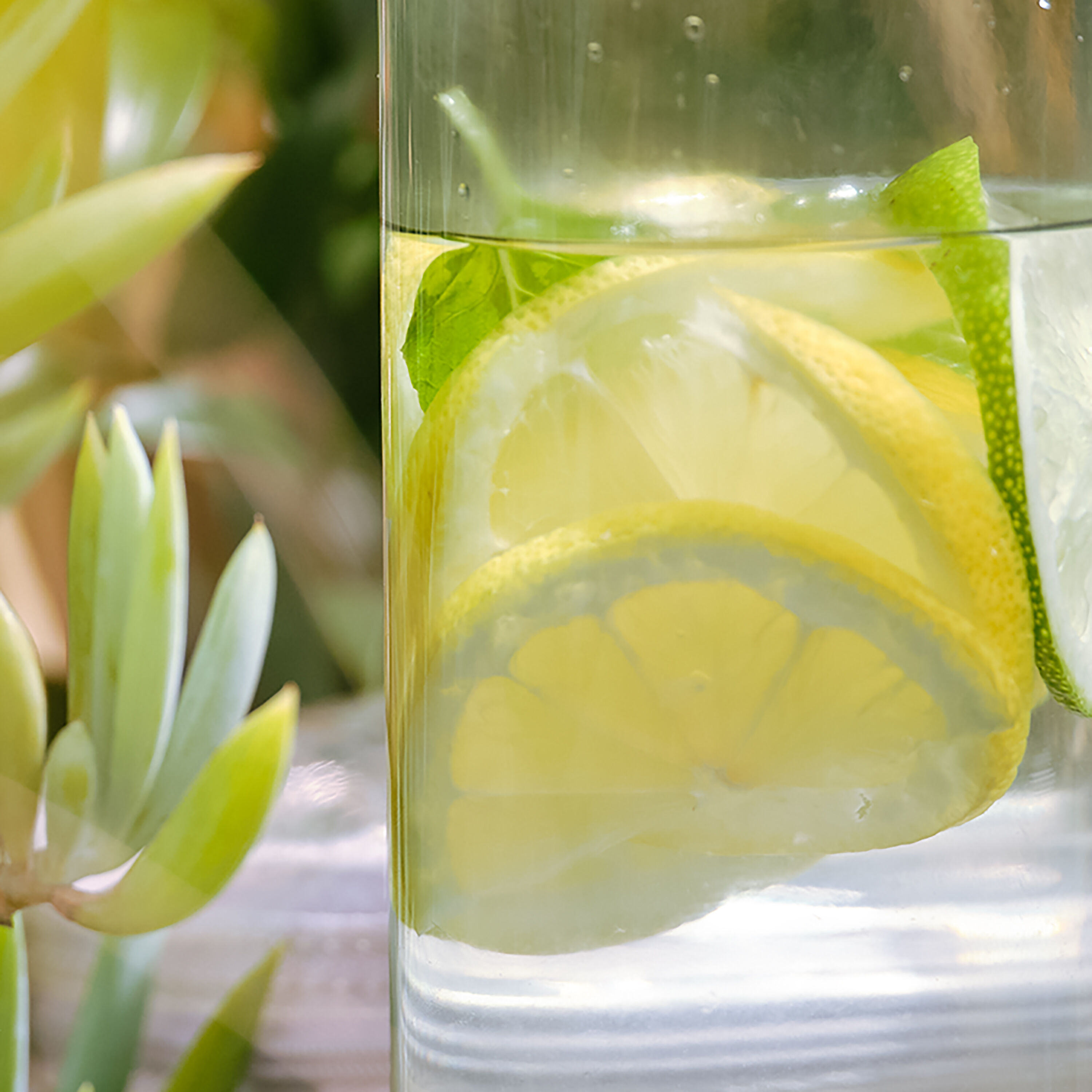 アットアロマ「スキンオンフレグランス フレッシュチャージ」|アロマ・ルームフレグランス|