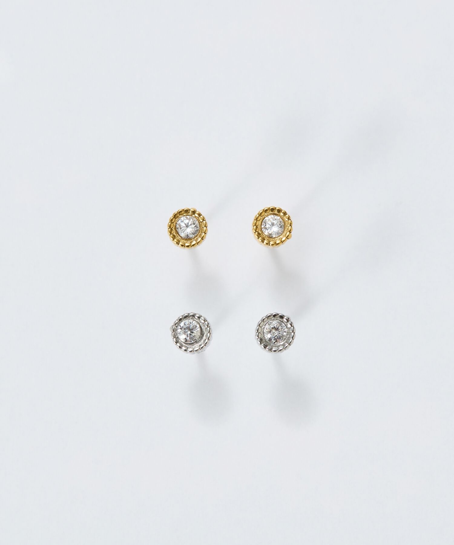 Phoebe「【金属アレルギー対応】プチシャイニングピアス　シルバー/サージカルステンレス」|ピアス|