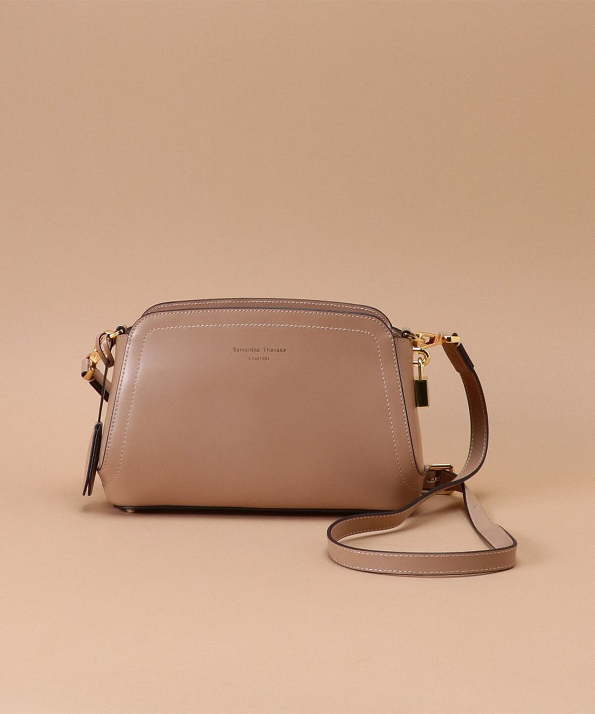 Samantha Thavasa「トラペズミニヨン ショルダーバッグ」|ショルダー・メッセンジャー|グレージュ