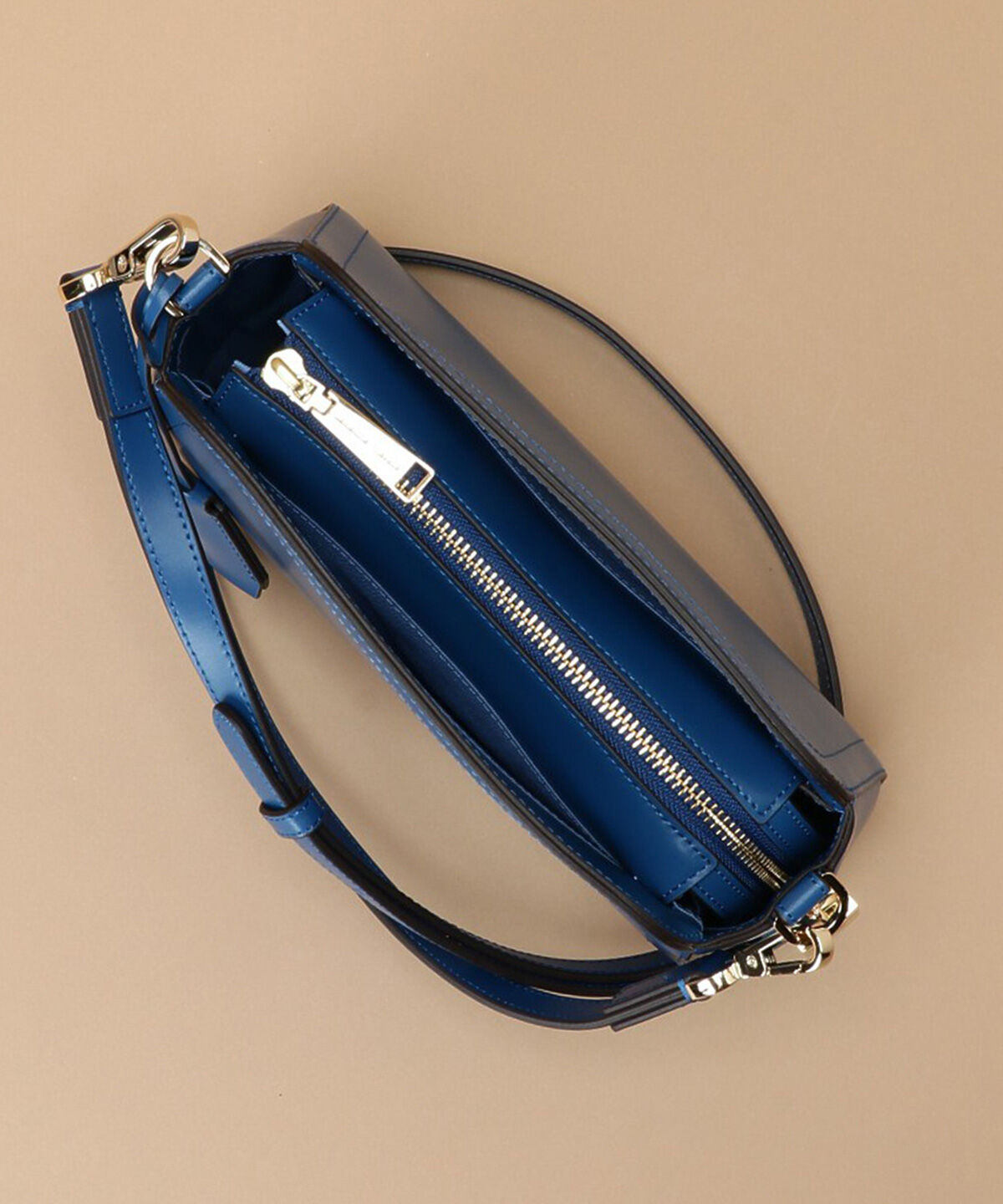 Samantha Thavasa「トラペズミニヨン ショルダーバッグ」|ショルダー・メッセンジャー|