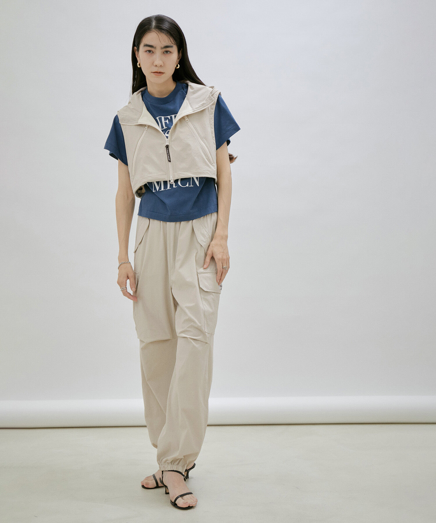 SALON adam et rope'「【Americana for SALON】[撥水機能付き]別注フード付きクロップドベスト」|ベスト・ジレ|