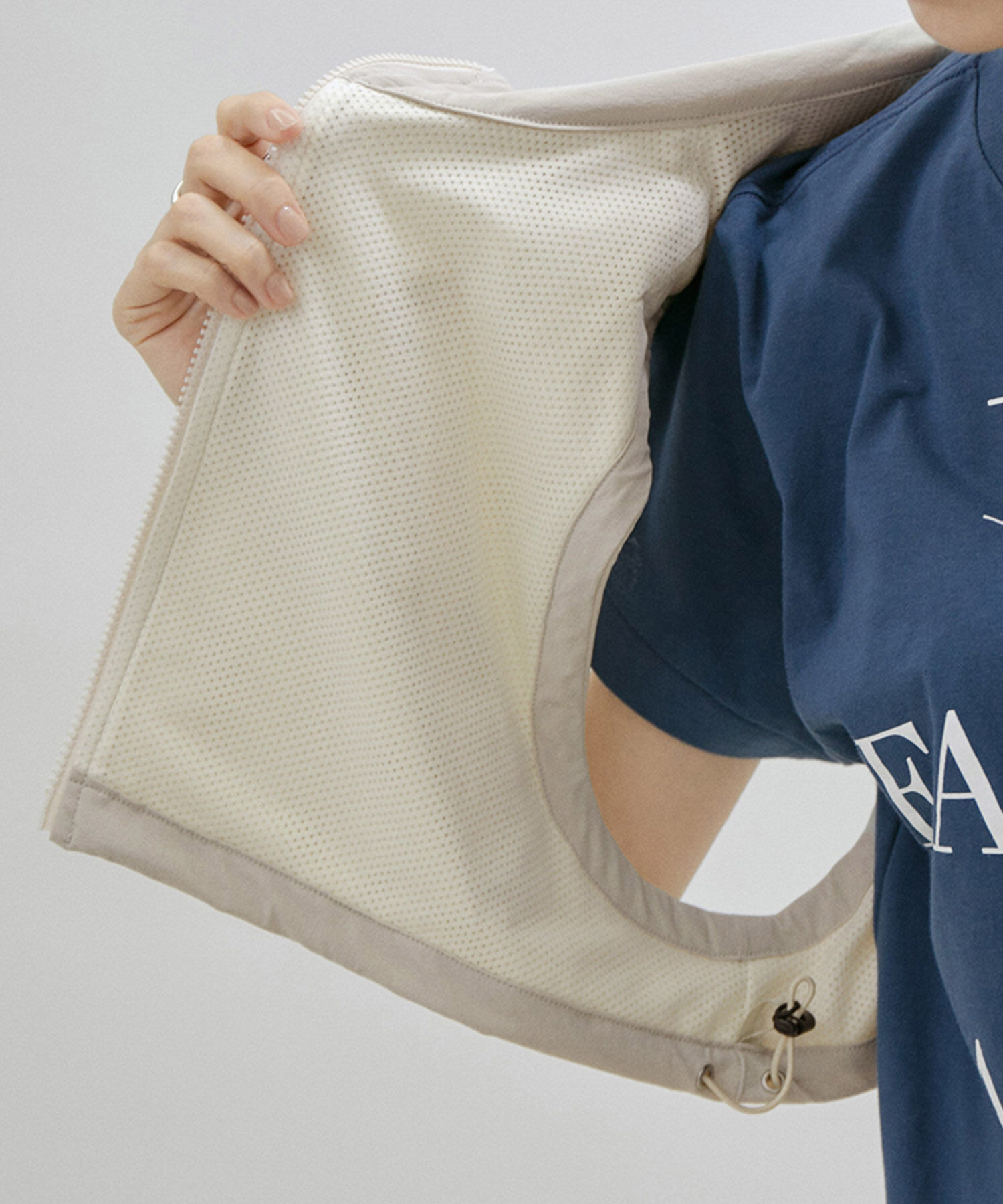 SALON adam et rope'「【Americana for SALON】[撥水機能付き]別注フード付きクロップドベスト」|ベスト・ジレ|