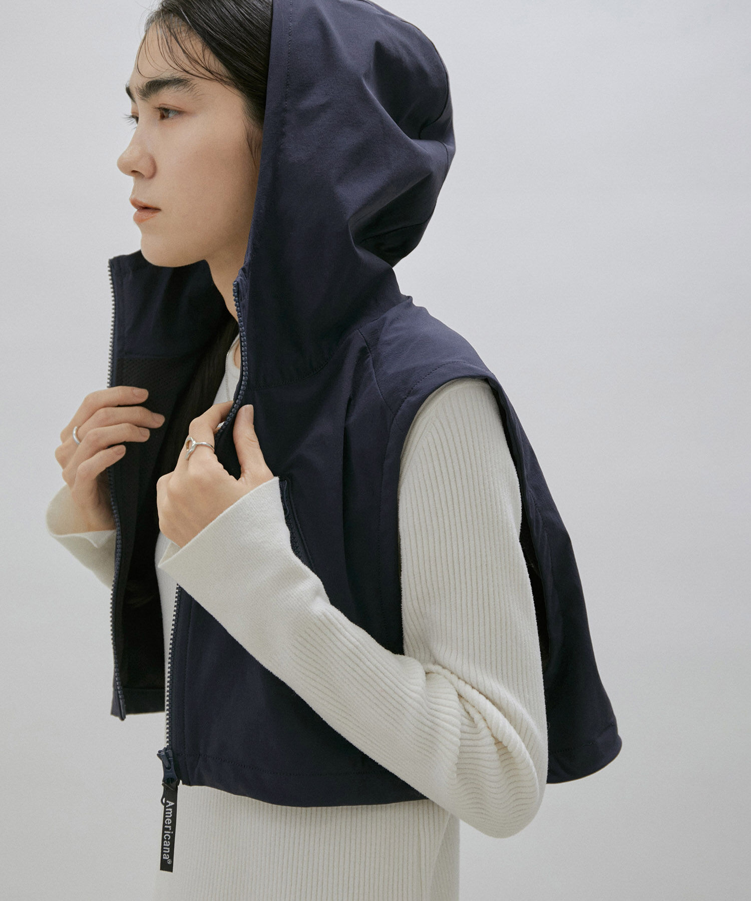 SALON adam et rope'「【Americana for SALON】[撥水機能付き]別注フード付きクロップドベスト」|ベスト・ジレ|