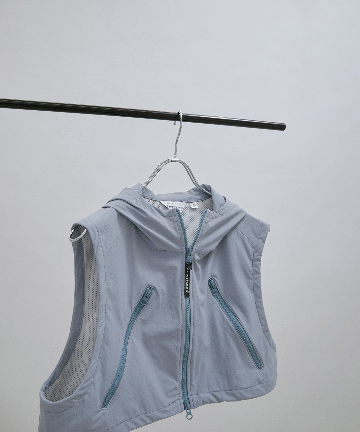 SALON adam et rope'「【Americana for SALON】[撥水機能付き]別注フード付きクロップドベスト」|ベスト・ジレ|