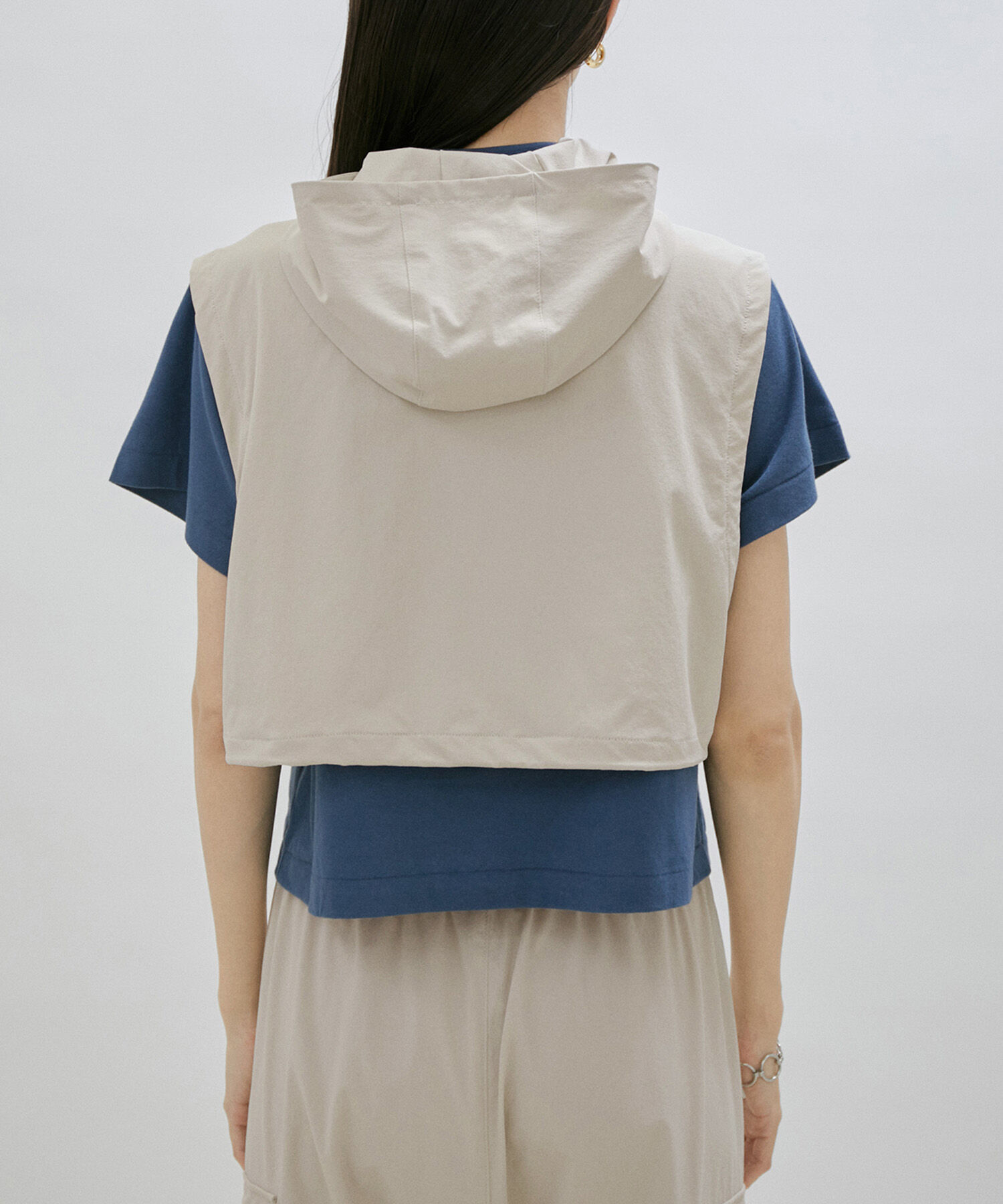 SALON adam et rope'「【Americana for SALON】[撥水機能付き]別注フード付きクロップドベスト」|ベスト・ジレ|