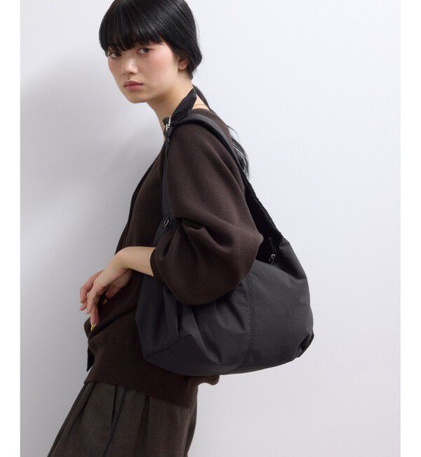 ADAM ET ROPE'「【WEB限定】フォルムナイロンショルダーバッグ」|ショルダー・メッセンジャー|ブラック(01)