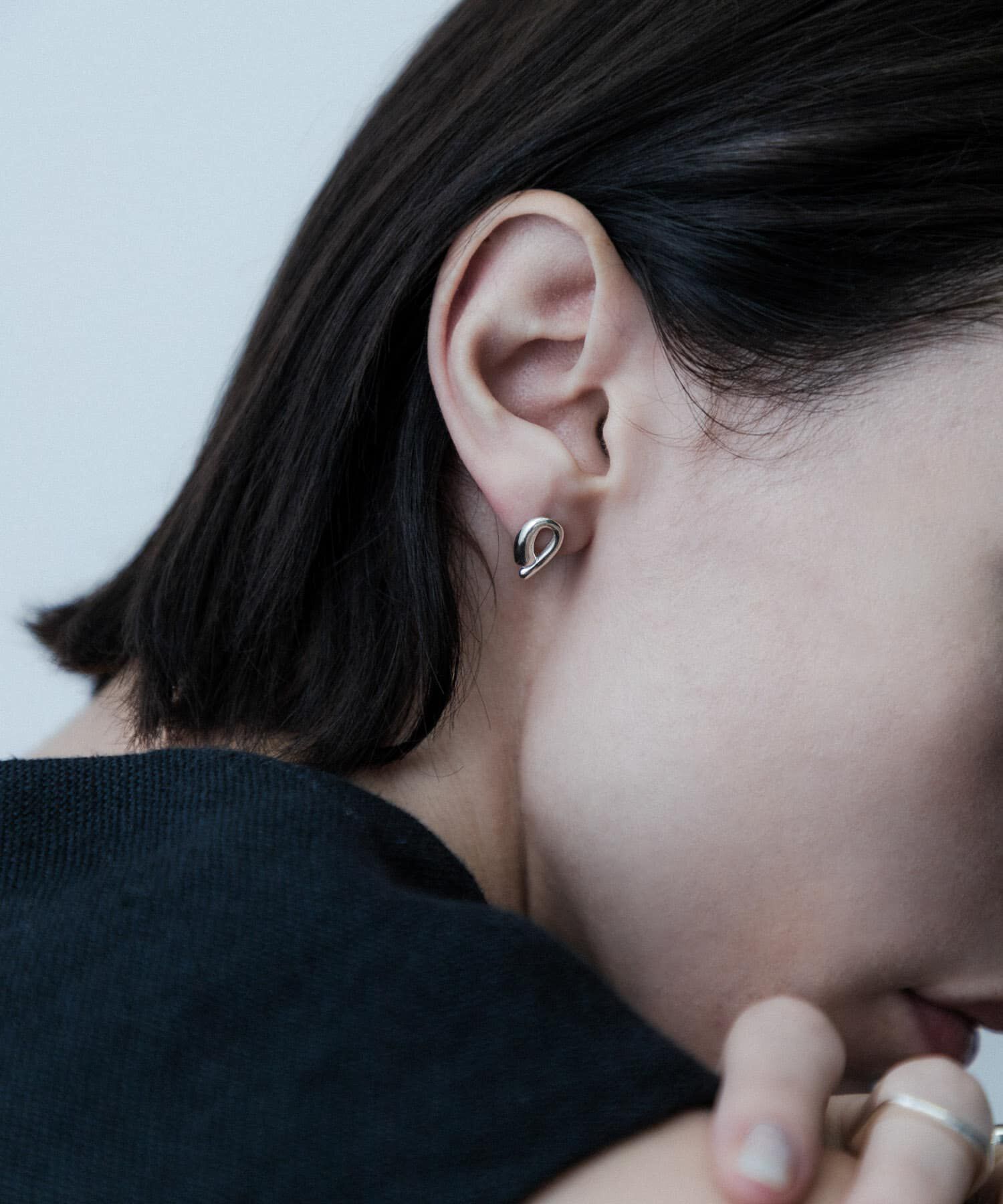 SMELLY「SMELLY so&rsquo;　asymmetric solid pierce」|ピアス|シルバー