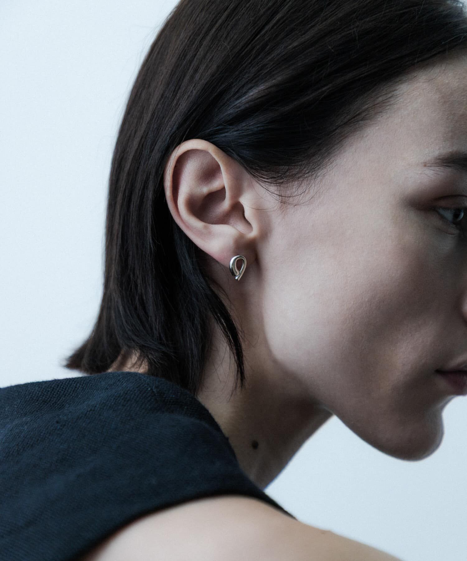 SMELLY「SMELLY so&rsquo;　asymmetric solid pierce」|ピアス|