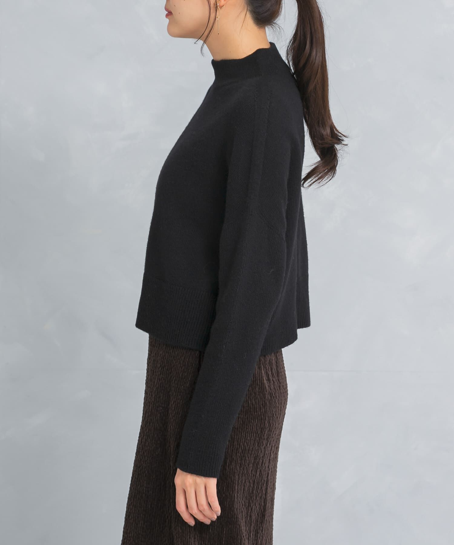 URBAN RESEARCH ROSSO「ショートハイネックホールニット」|ニット・セーター|