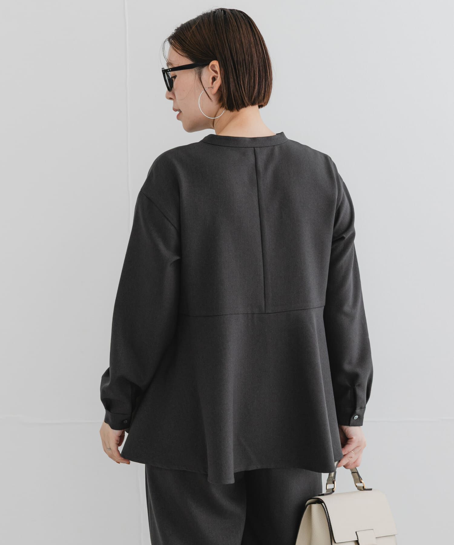 URBAN RESEARCH ROSSO「『UR TECH SMOOTHLUXE』F by ROSSO　サイドペプラムブラウス」|シャツ・ブラウス|