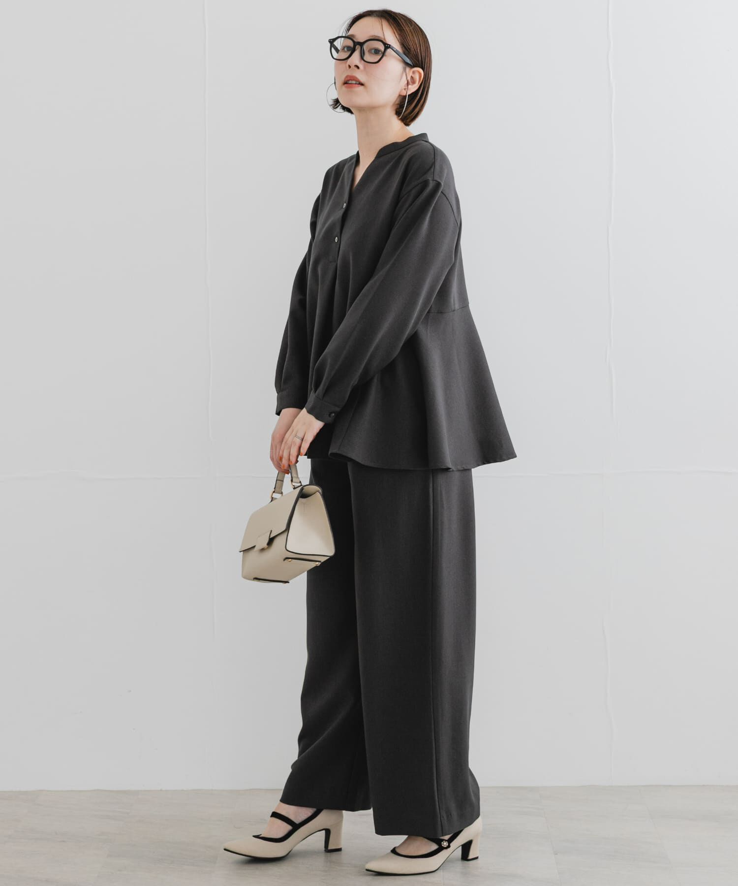 URBAN RESEARCH ROSSO「『UR TECH SMOOTHLUXE』F by ROSSO　サイドペプラムブラウス」|シャツ・ブラウス|