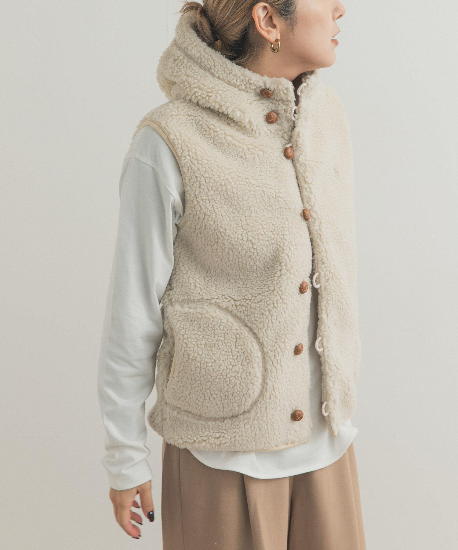 URBAN RESEARCH DOORS「GYMPHLEX　BOA HOODED VEST」|ベスト・ジレ|