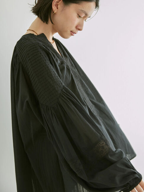 AMERICAN HOLIC「ショルダーピンタック袖ボリュームブラウス」|シャツ・ブラウス|