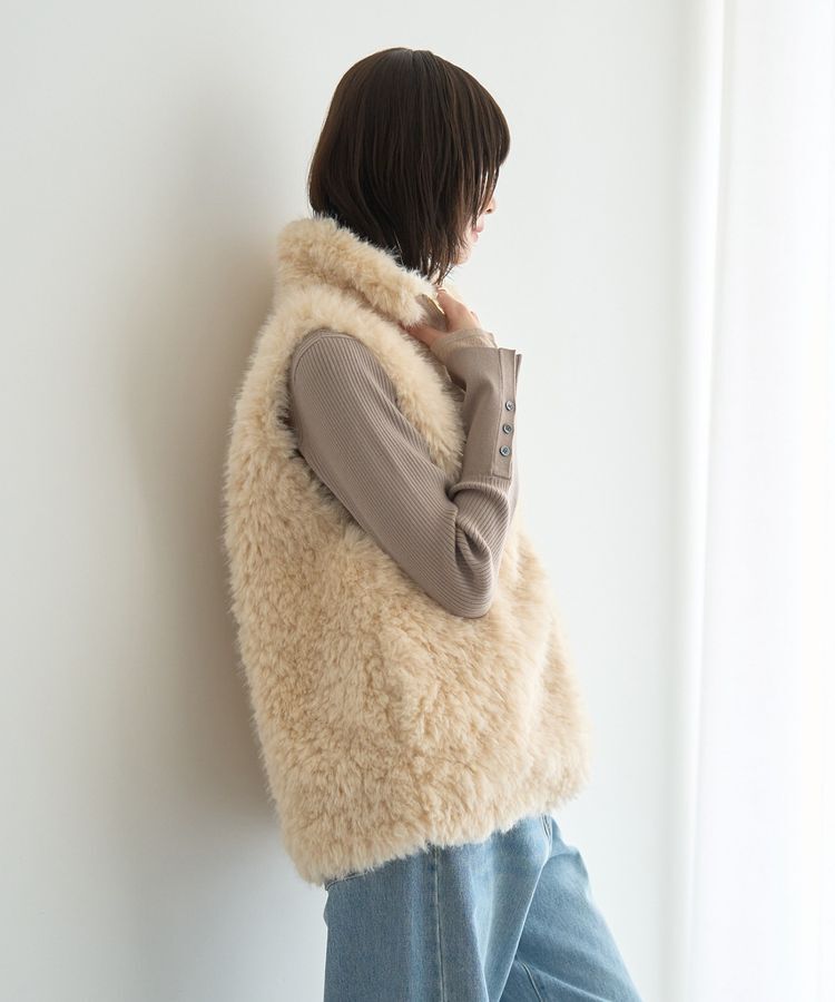 YECCA VECCA「カーリーファーZIPジレ」|ベスト・ジレ|