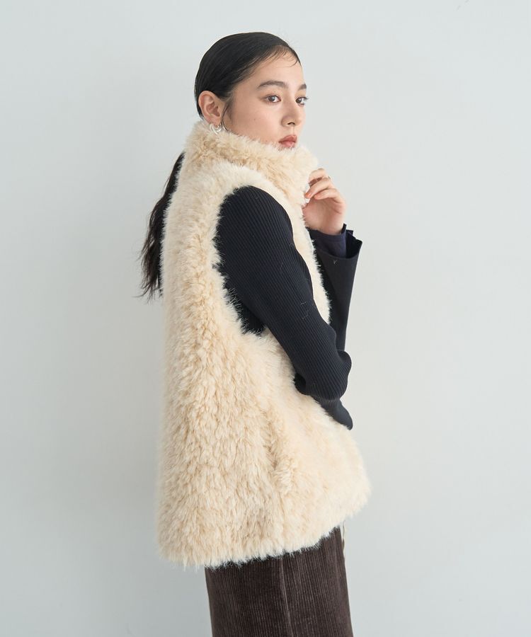 YECCA VECCA「カーリーファーZIPジレ」|ベスト・ジレ|