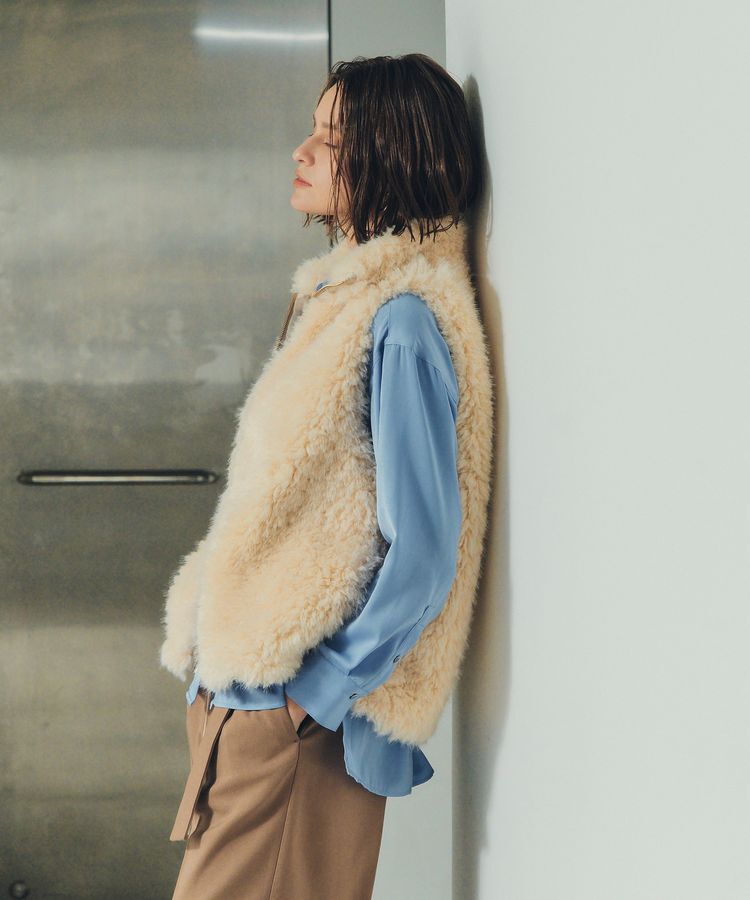 YECCA VECCA「カーリーファーZIPジレ」|ベスト・ジレ|