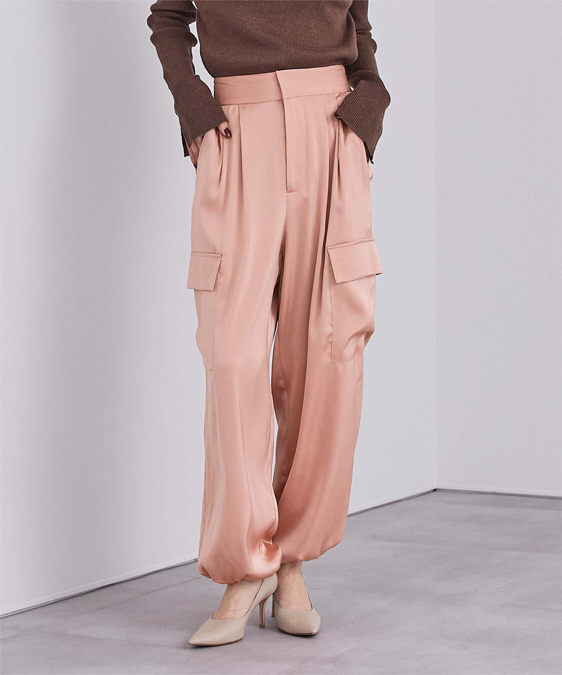 ur's「サテンパラシュートパンツ」|カーゴ|ピンク