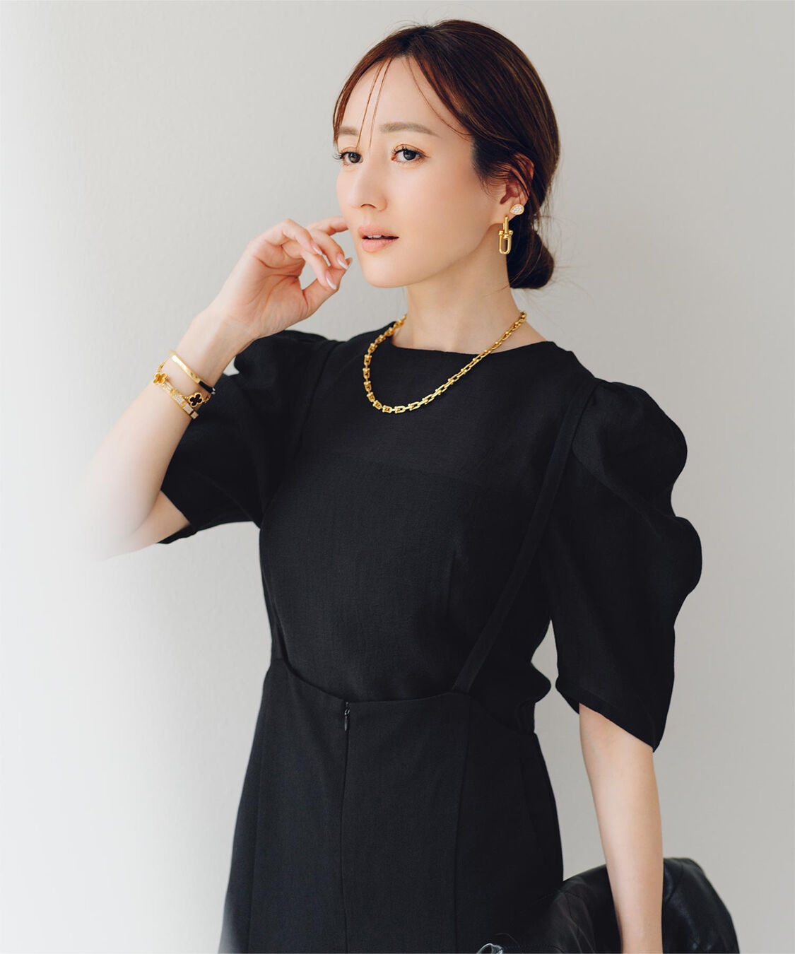 ur's「【星玲奈さんコラボアイテム】パワーショルダーウエストシェイプトップス」|Tシャツ・カットソー|ブラック