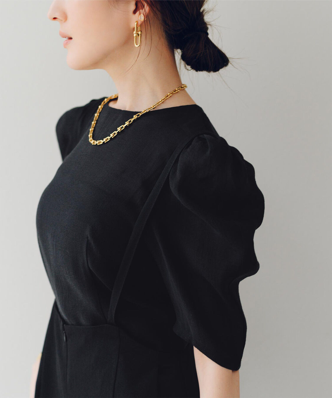 ur's「【星玲奈さんコラボアイテム】パワーショルダーウエストシェイプトップス」|Tシャツ・カットソー|