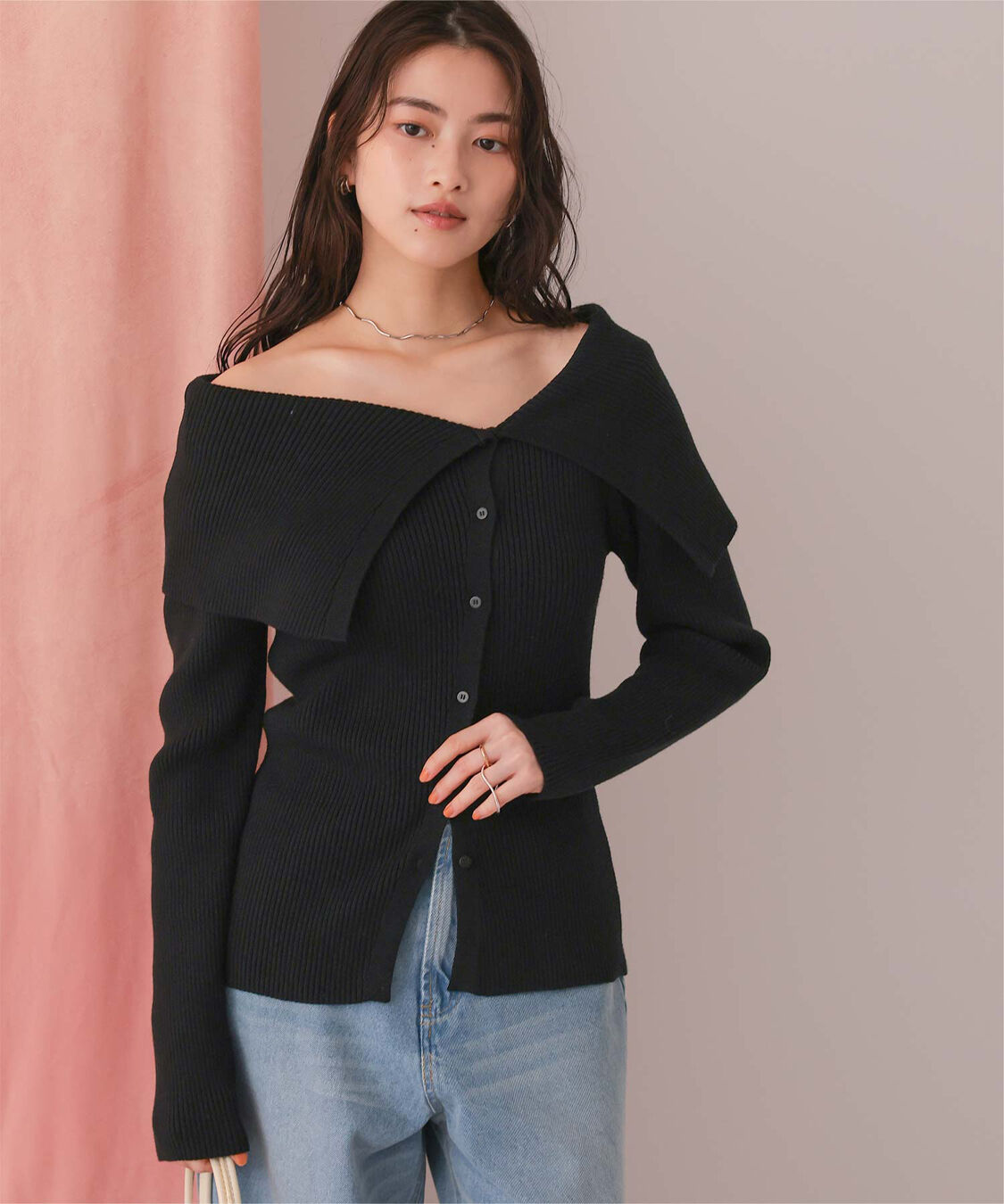 titivate「アシンメトリーオフショルダーニットトップス」|ニット・セーター|ブラック