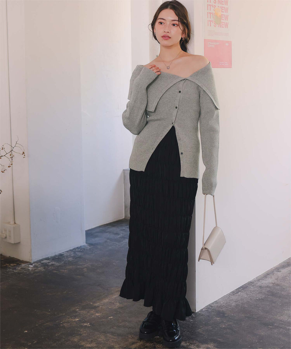 titivate「アシンメトリーオフショルダーニットトップス」|ニット・セーター|