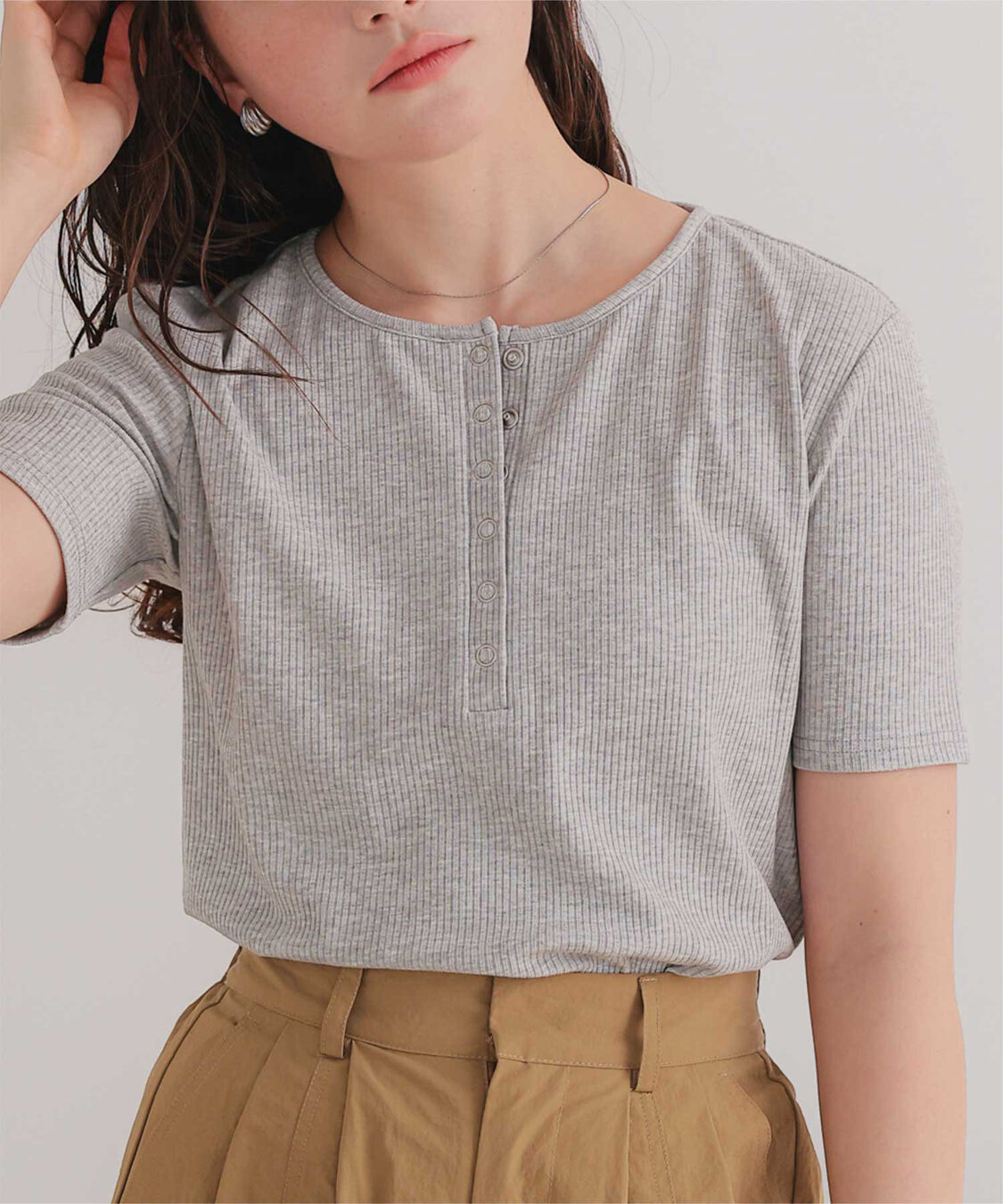 titivate「機能性リブカットソーヘンリーネックトップス」|Tシャツ・カットソー|ライトグレー