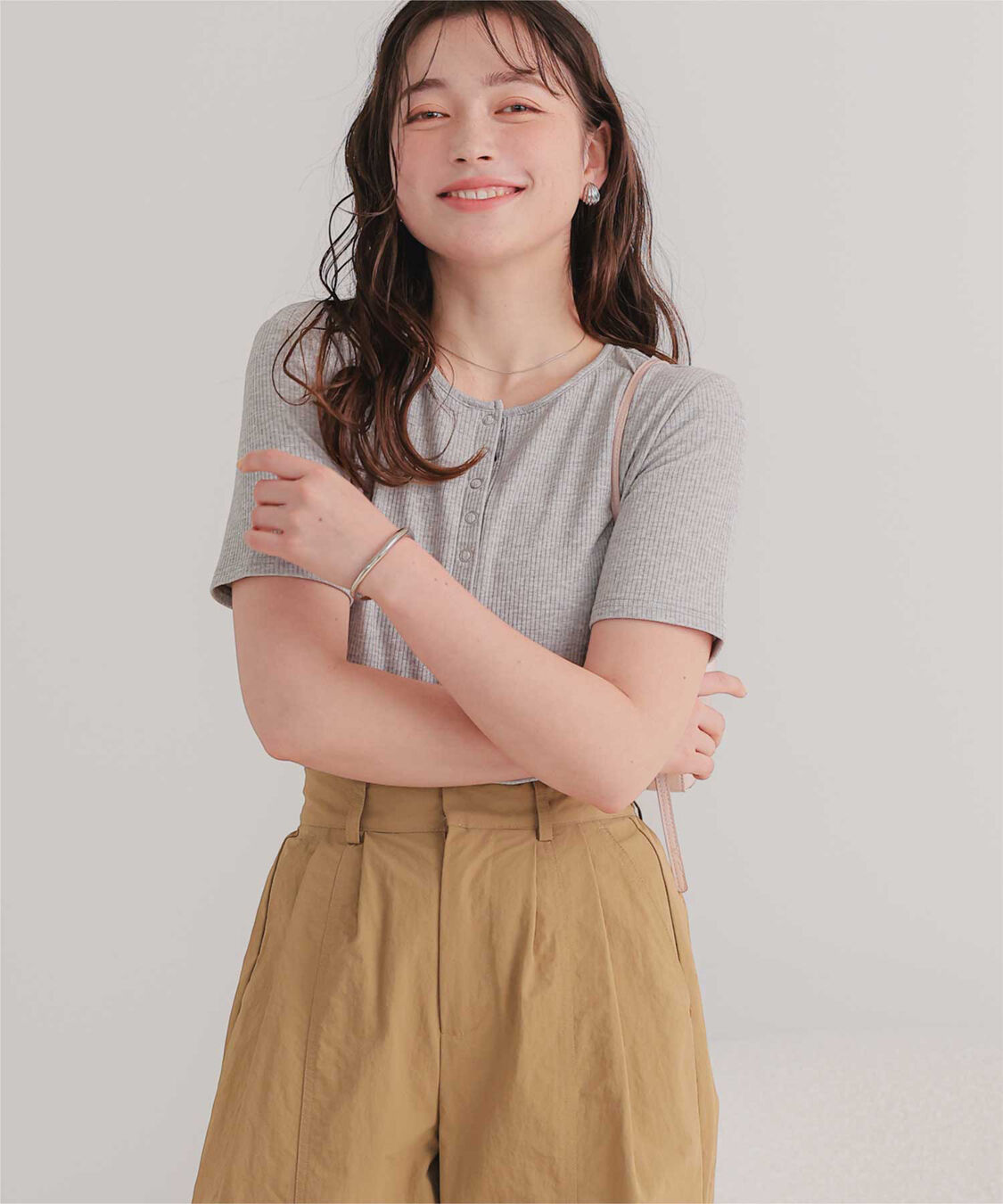 titivate「機能性リブカットソーヘンリーネックトップス」|Tシャツ・カットソー|