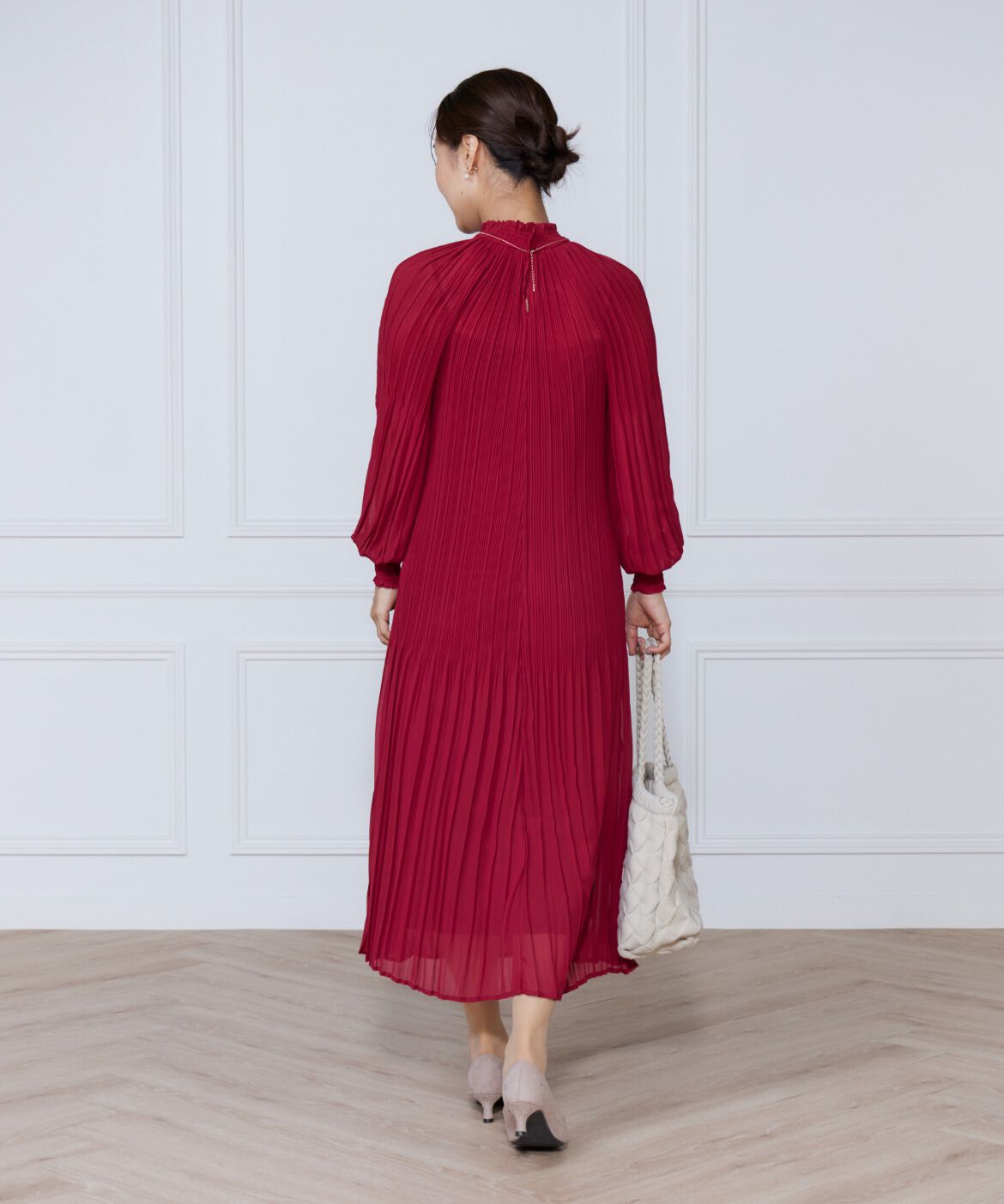 ef-de Black「総プリーツシャーリングワンピース」|ワンピース|