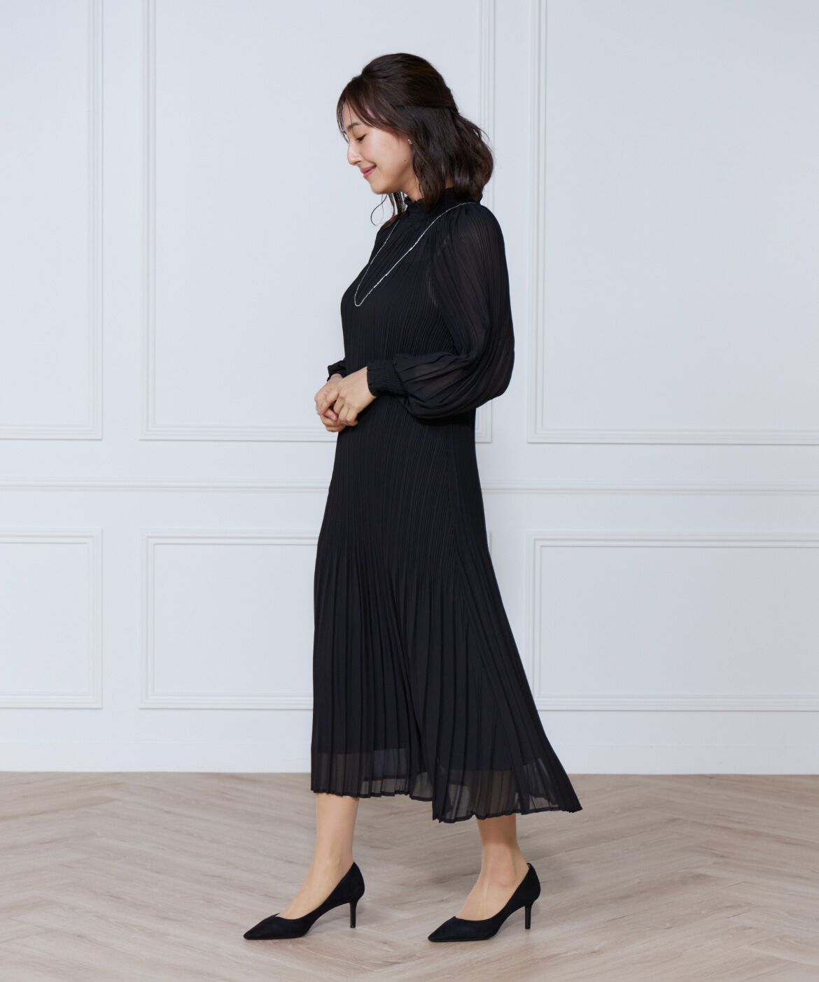 ef-de Black「総プリーツシャーリングワンピース」|ワンピース|