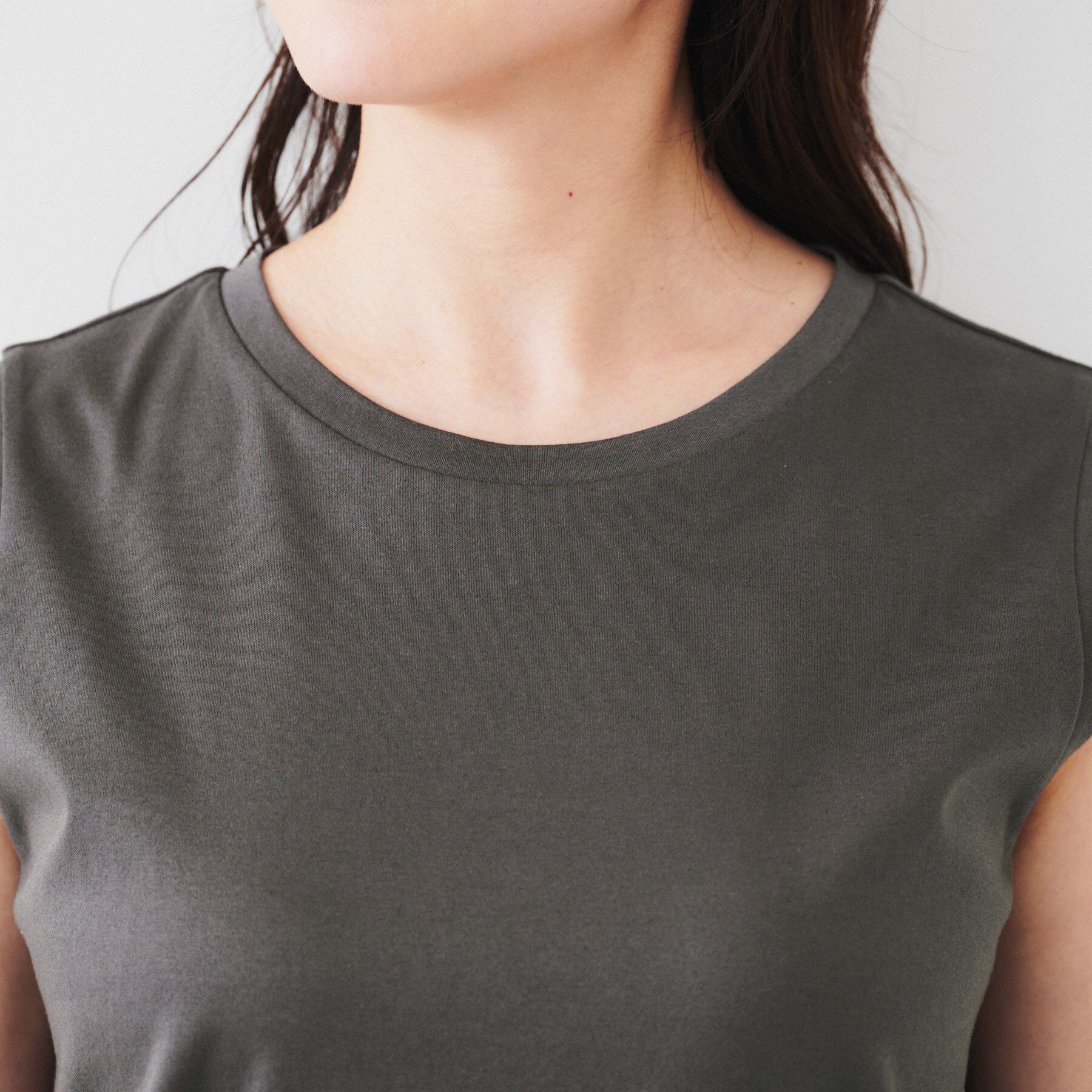 UNTITLED「ノースリーブプルオーバー」|Tシャツ・カットソー|