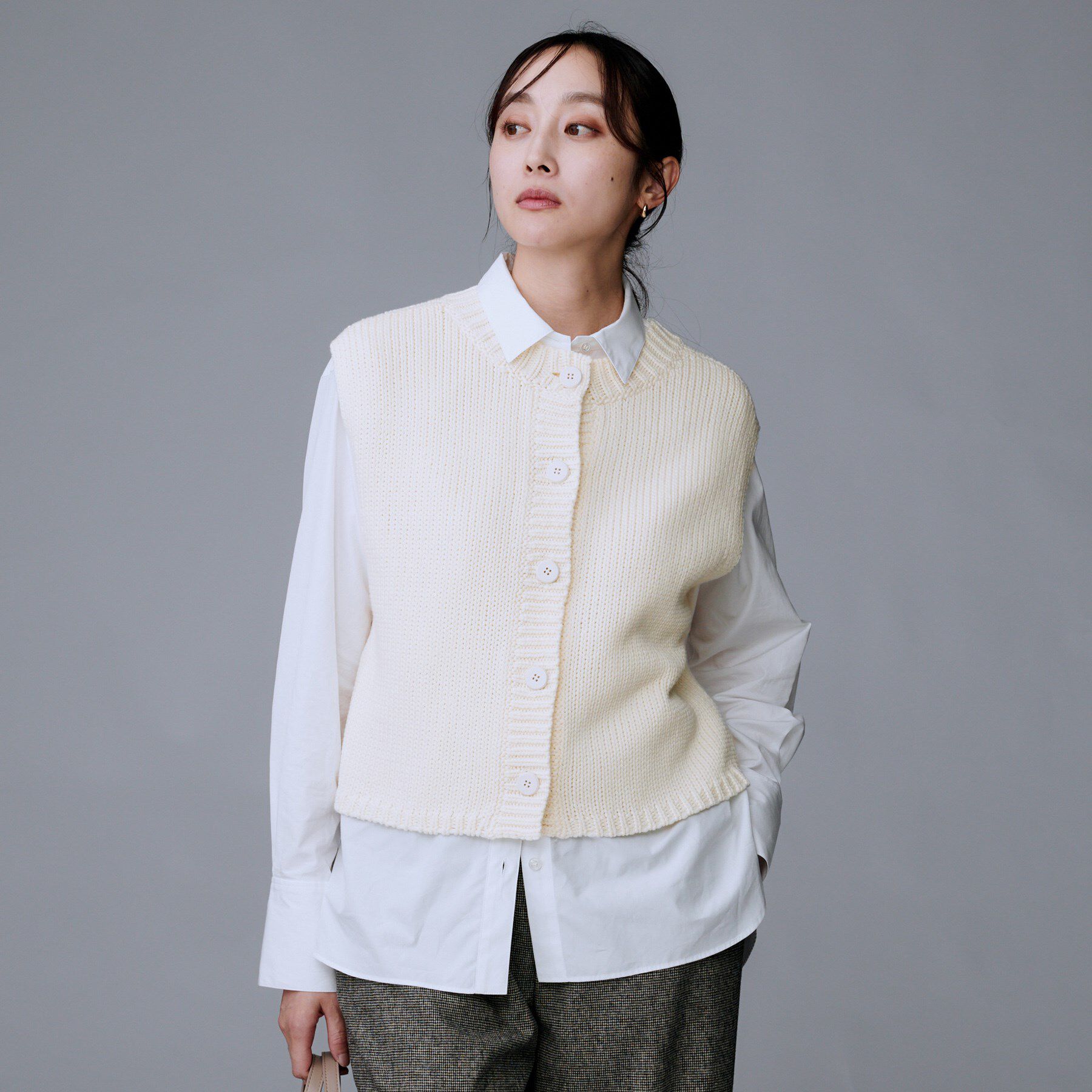 UNTITLED「【レイヤード/前ボタン】2WAYニットベスト」|ニット・セーター|