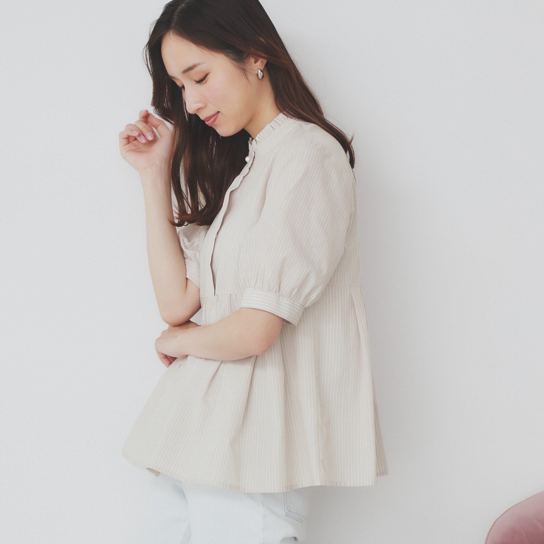 index「《5色展開》フリルバンドカラーペプラムブラウス【洗濯機洗い可/イージーアイロン/防シワ】」|シャツ・ブラウス|