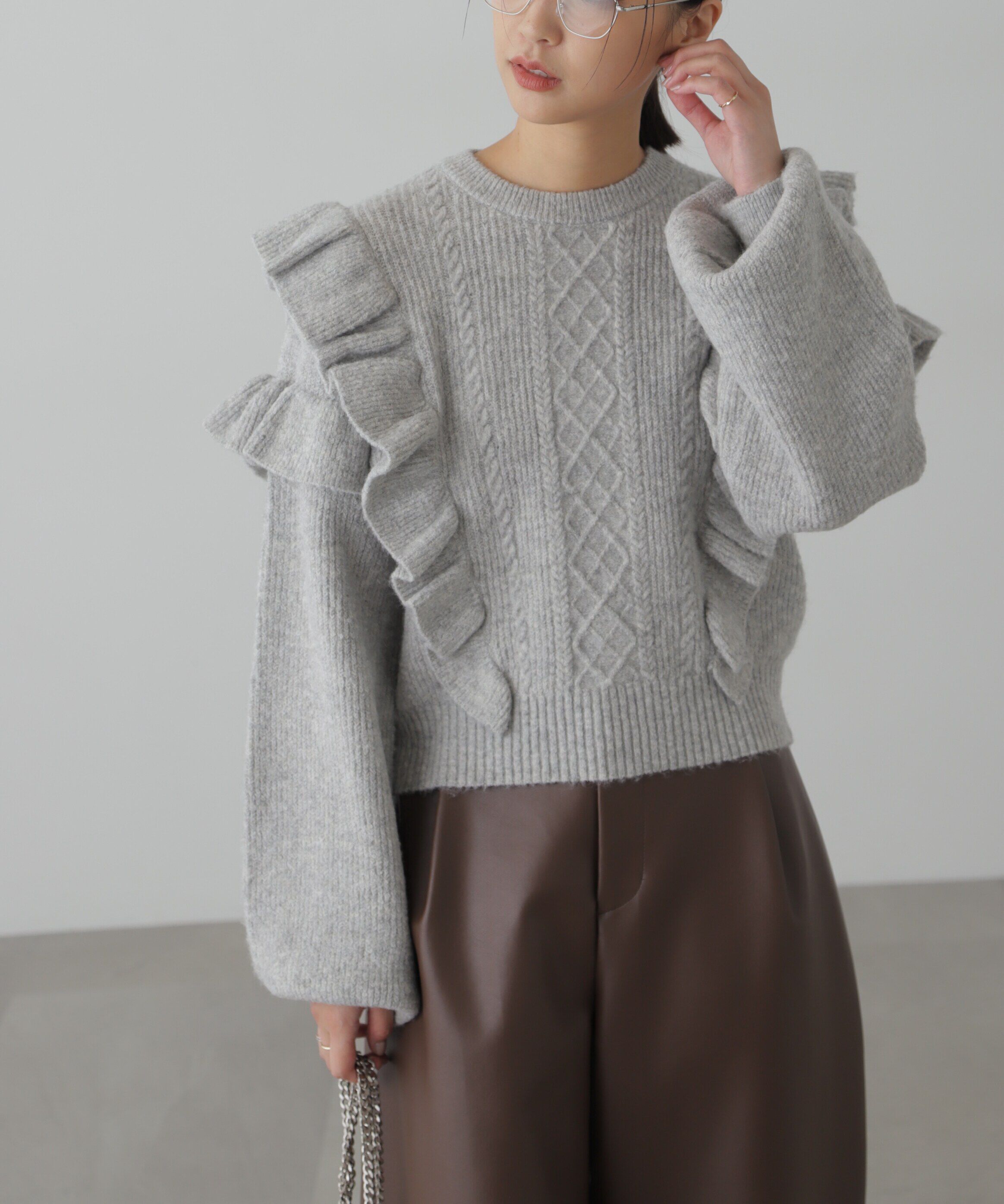  「肩フリルケーブルニット」|ニット・セーター|