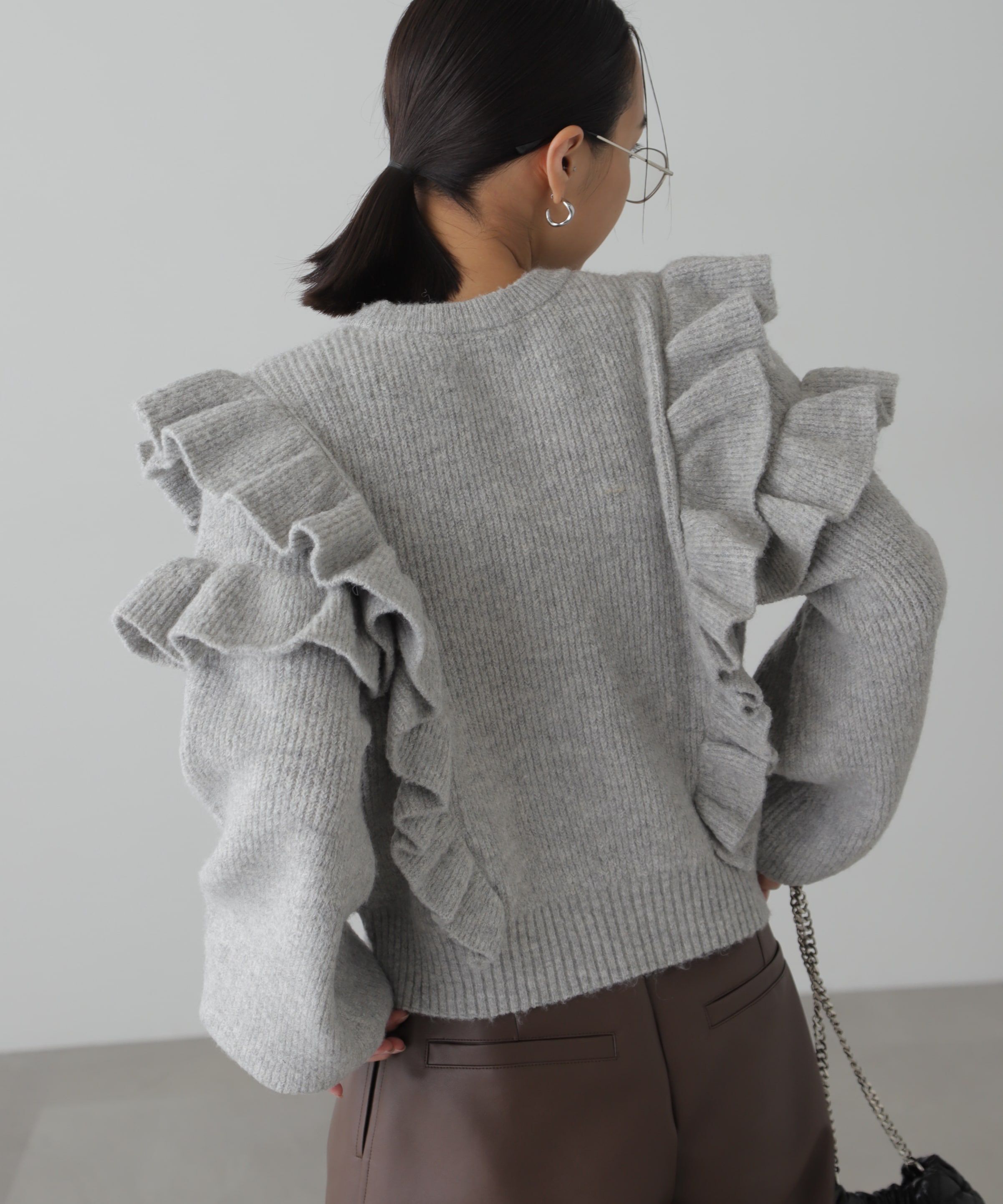  「肩フリルケーブルニット」|ニット・セーター|