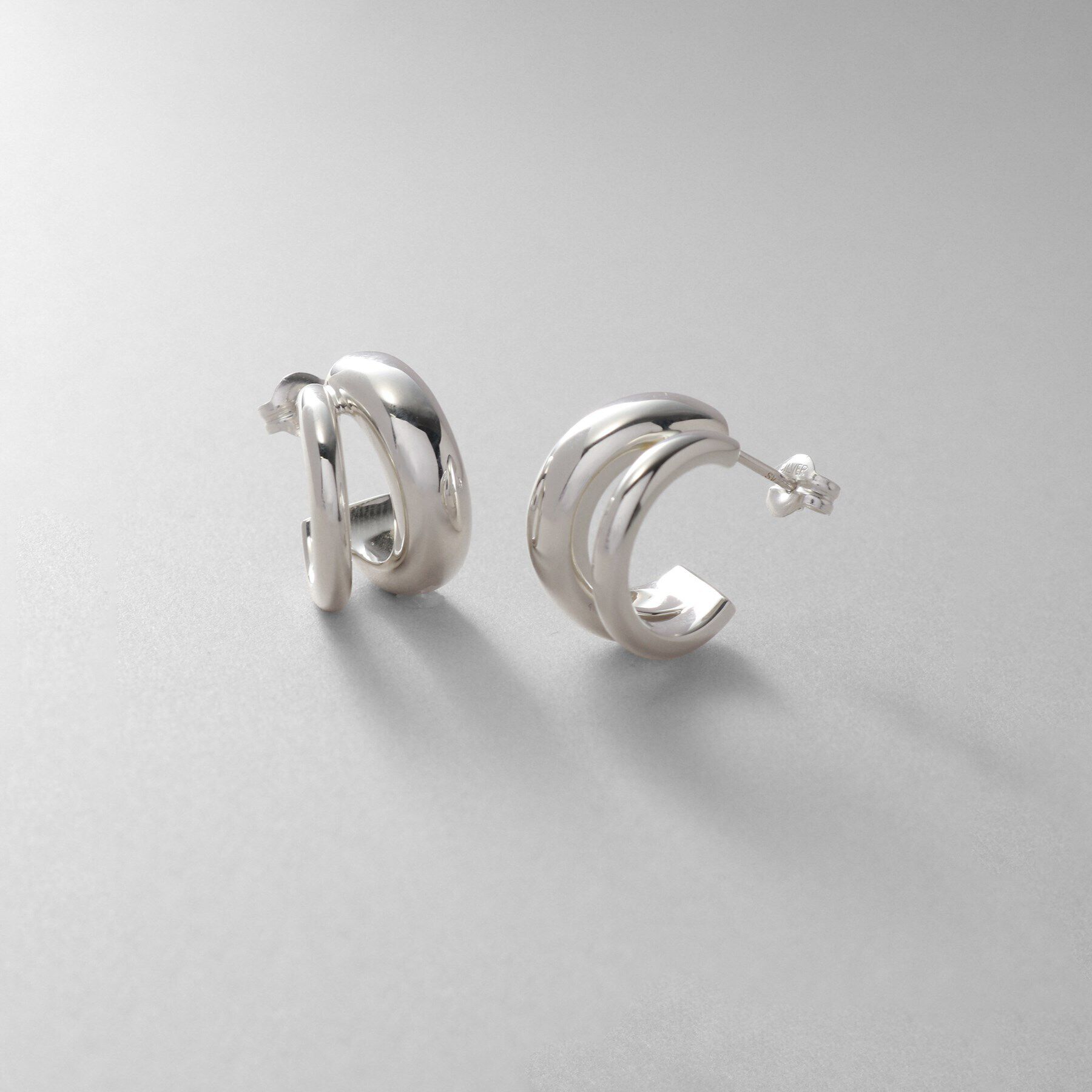 COCOSHNIK ONKITSCH「シルバー スモールフープ ダブルプランプピアス」|ピアス|