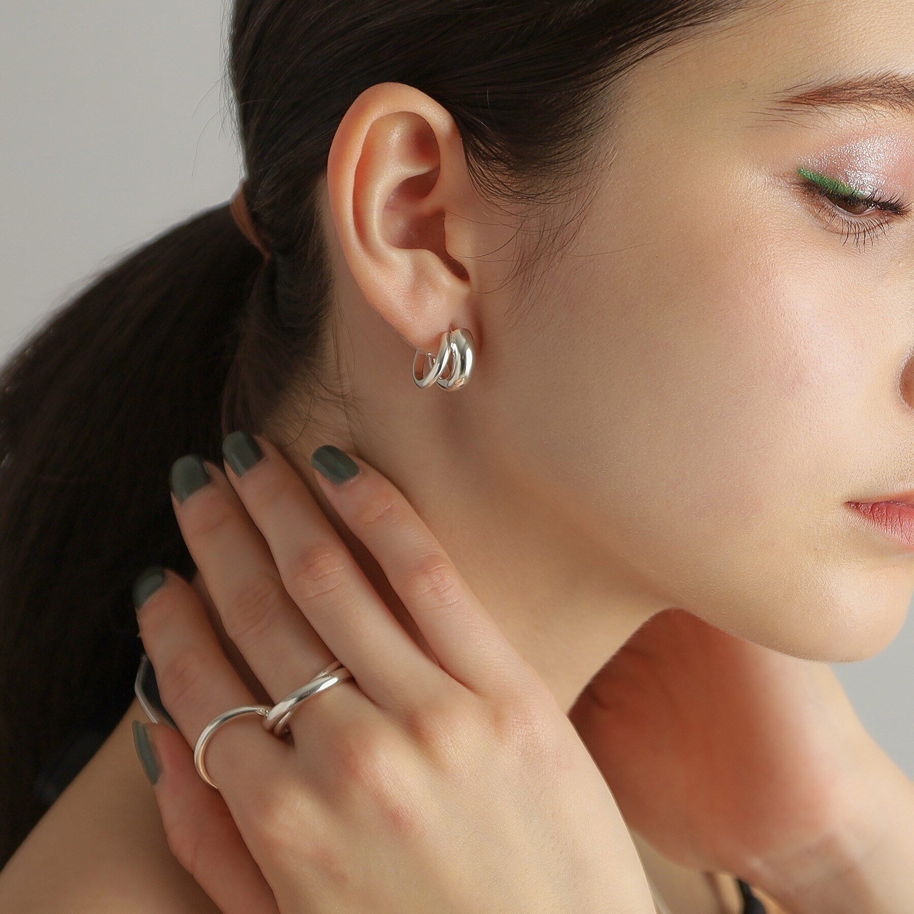 COCOSHNIK ONKITSCH「シルバー スモールフープ ダブルプランプピアス」|ピアス|