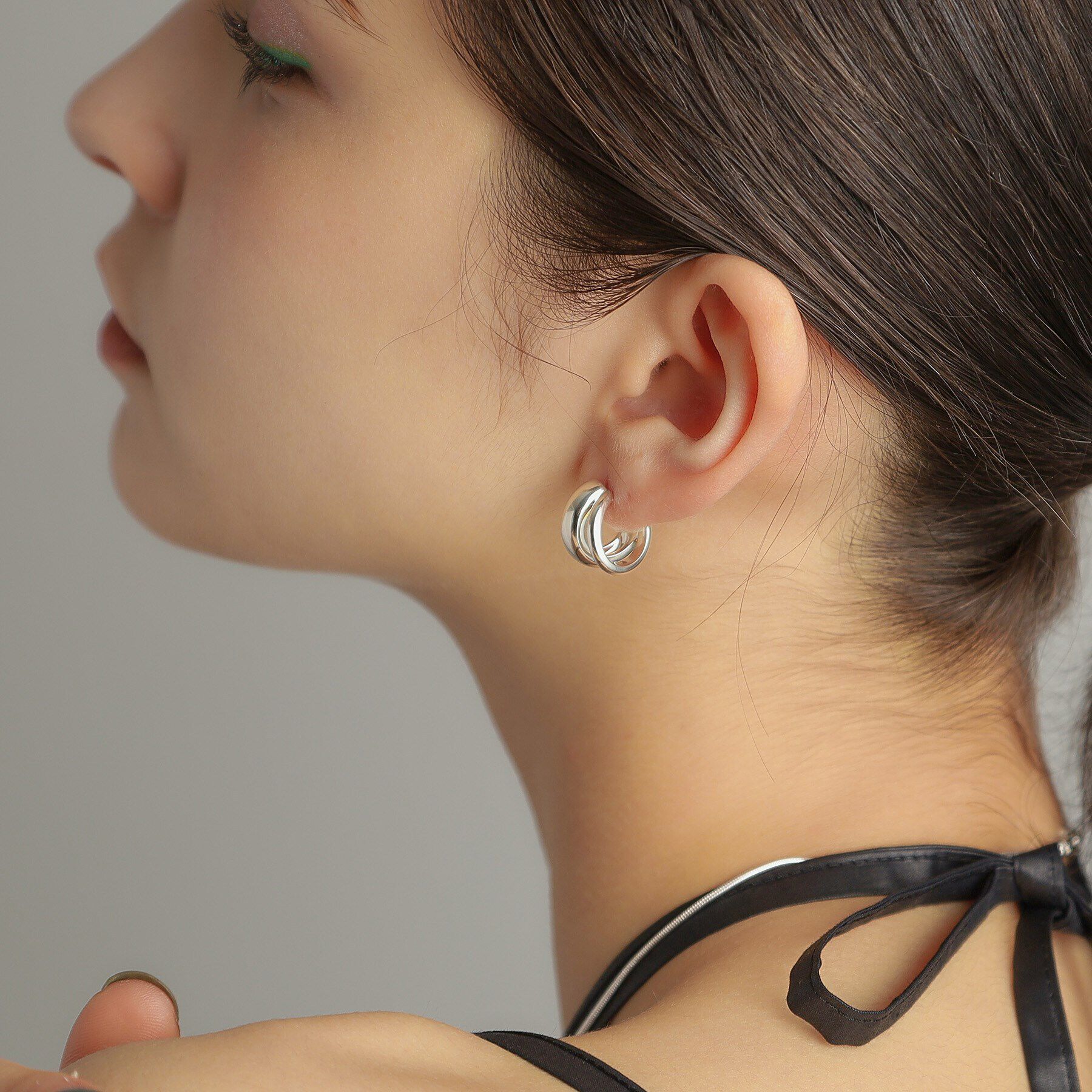 COCOSHNIK ONKITSCH「シルバー スモールフープ ダブルプランプピアス」|ピアス|