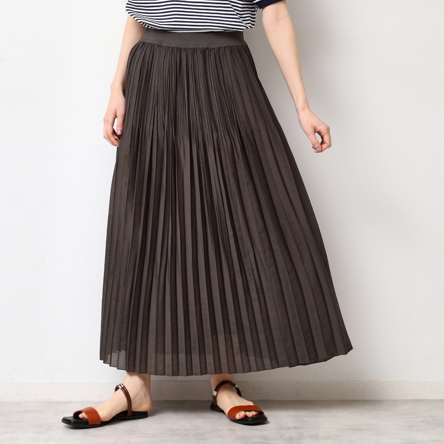 Dessin「【ウエストゴム・洗える】シアーランダムプリーツスカート」|スカート|