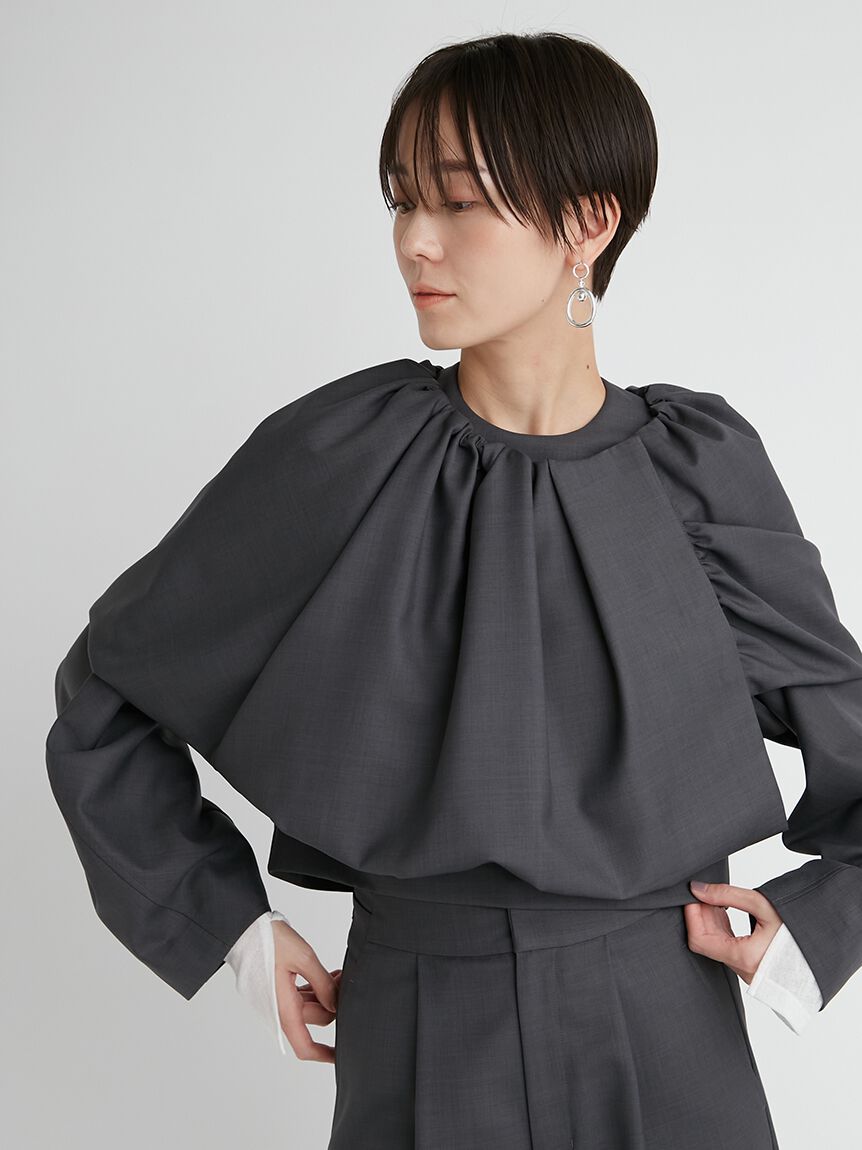 emmi atelier「【emmi atelier】金子綾 コラボケープ付きブラウス」|シャツ・ブラウス|