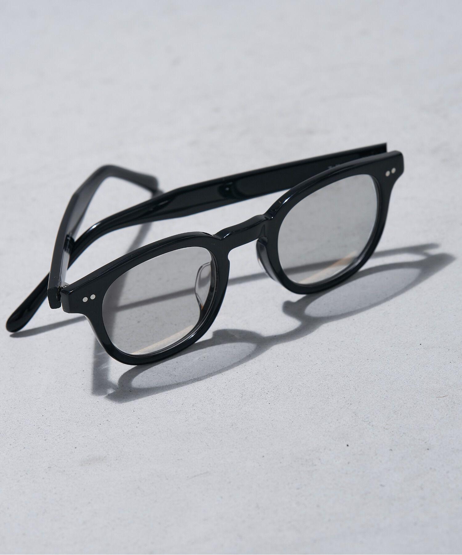  「【WEB限定】ウェリントン型 サングラス  ※一部レンズの色が変わる調光サングラス 紫外線対策」|サングラス|ブラック