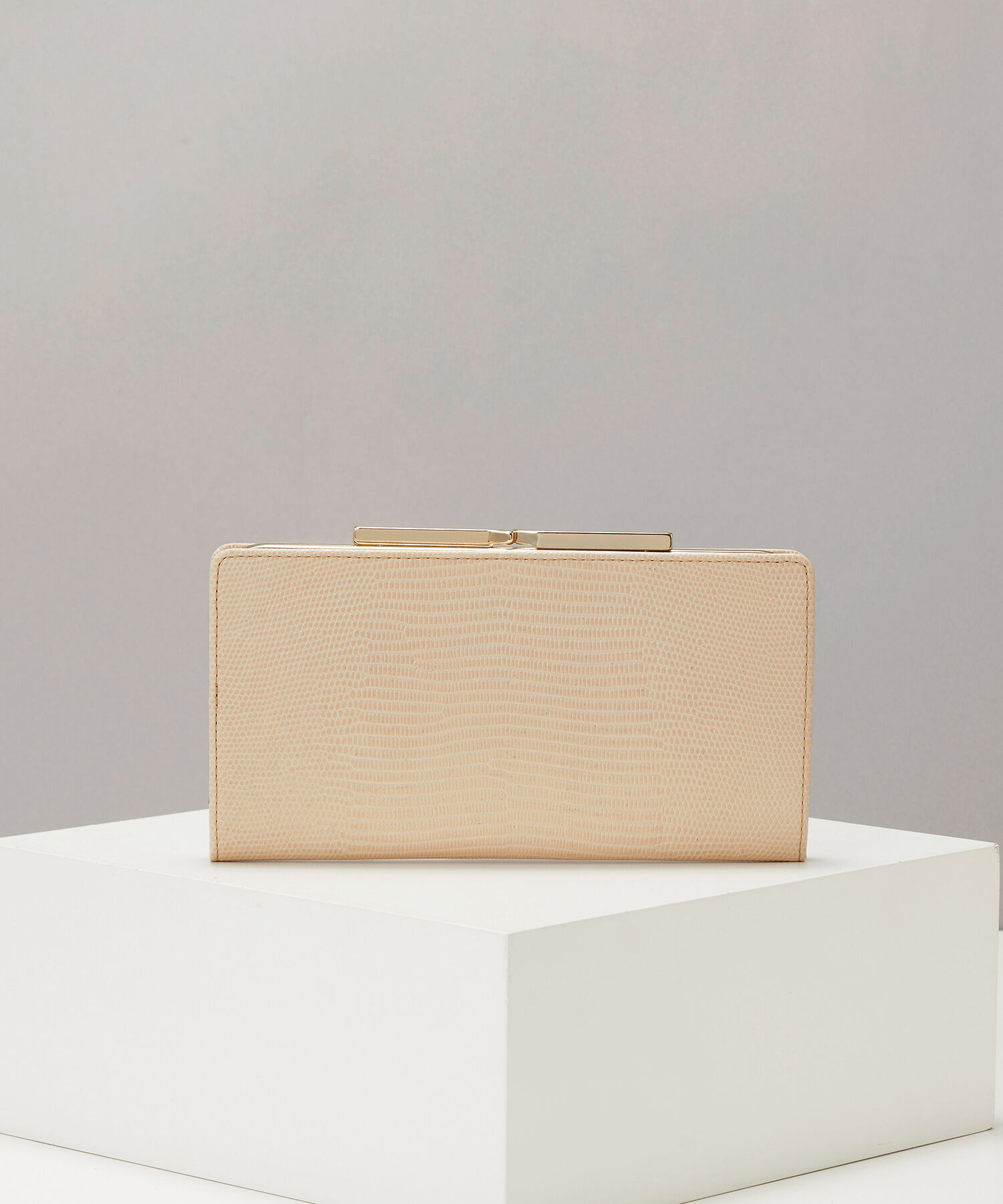 TOPKAPI 「LUCIA[ルチア]イタリアンレザー・リザード型押し・がま口長財布」|財布|ペールベージュ